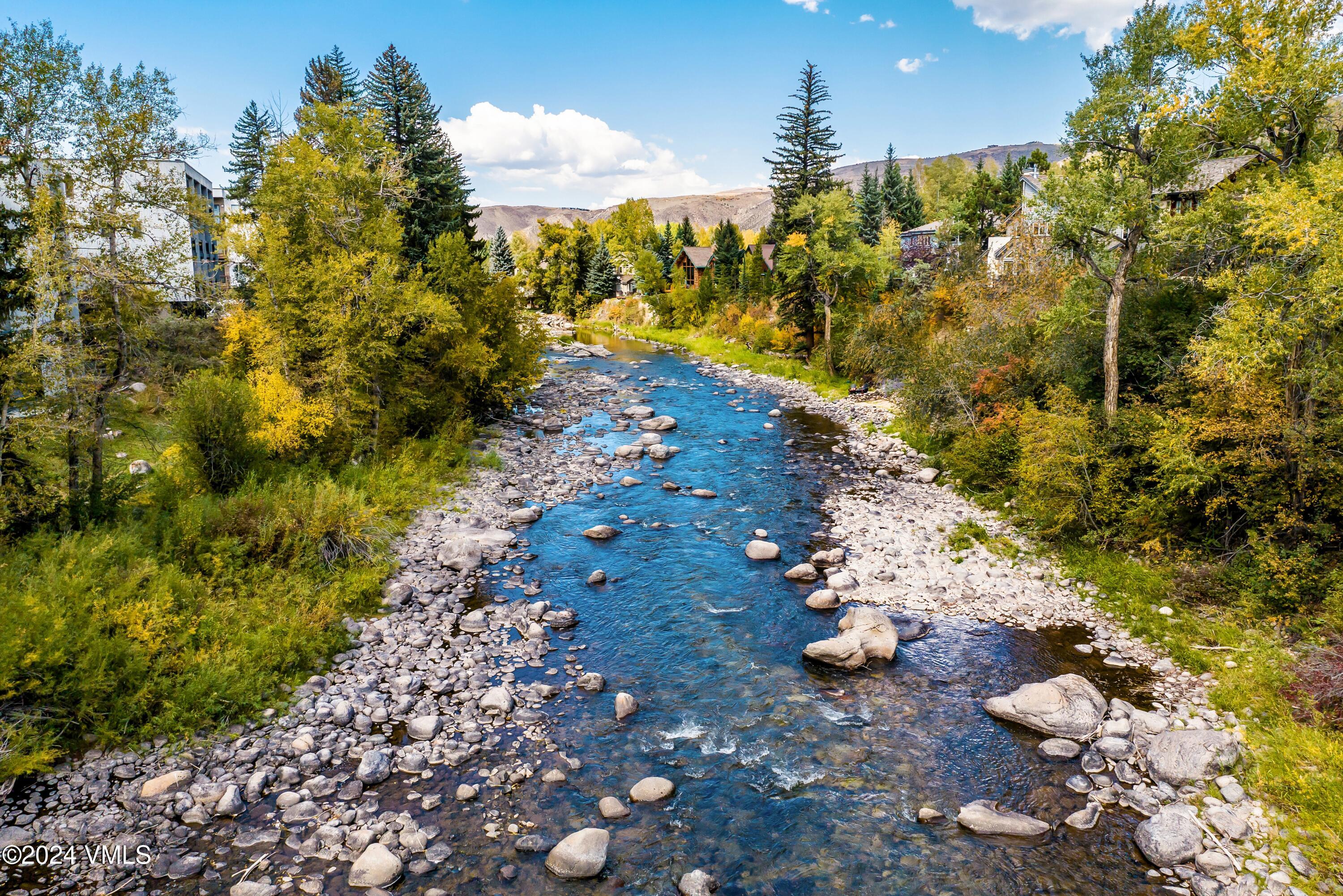 200 Goldfinch Lane, 1C