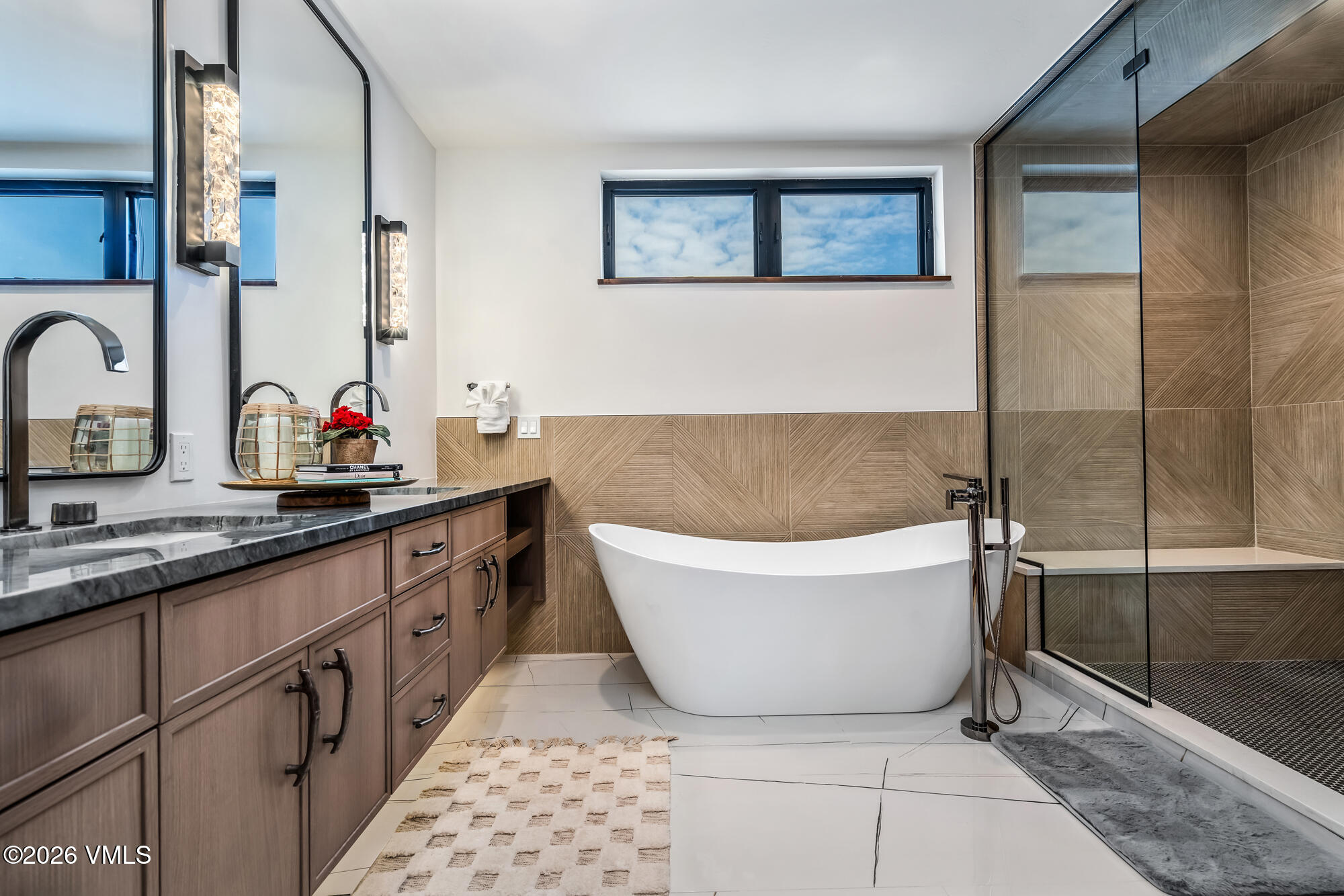 200 Goldfinch Lane, 1C