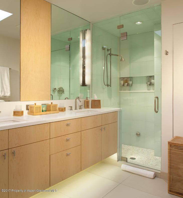 205 E Durant Avenue, 3H