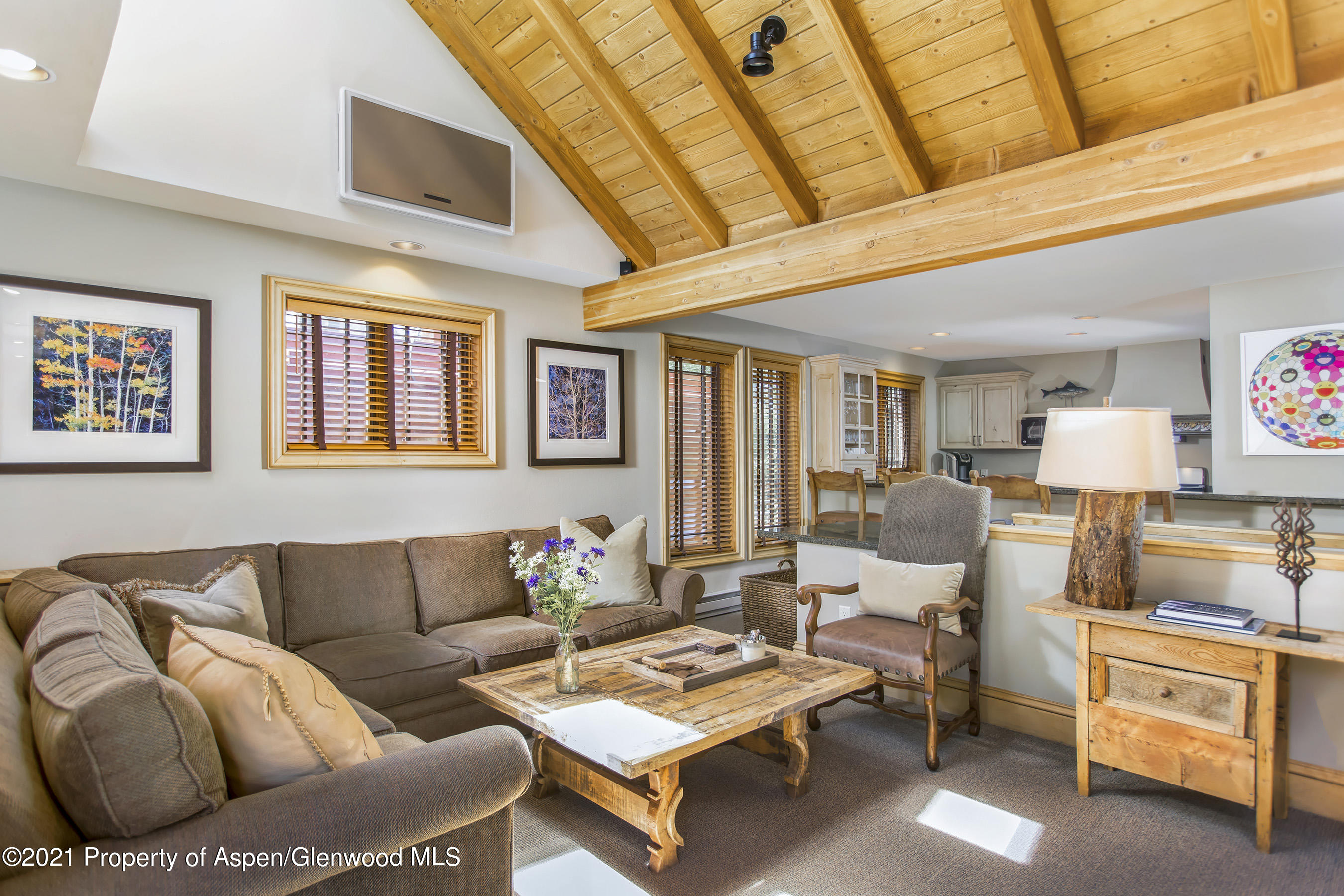 715 E Hopkins Avenue