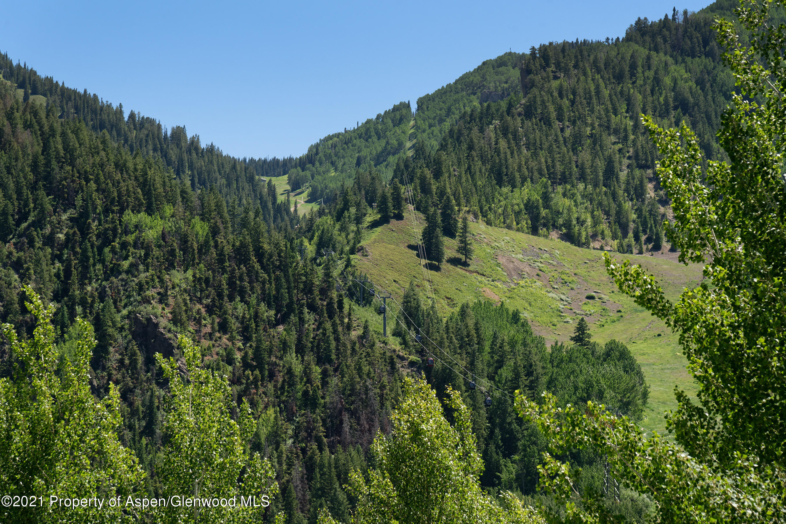 715 E Hopkins Avenue