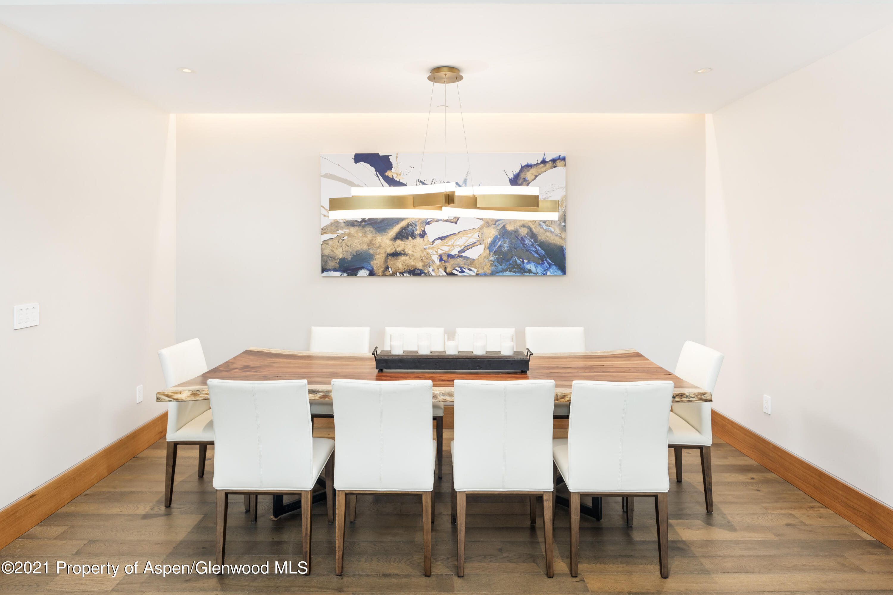 77 Wood Road, 606