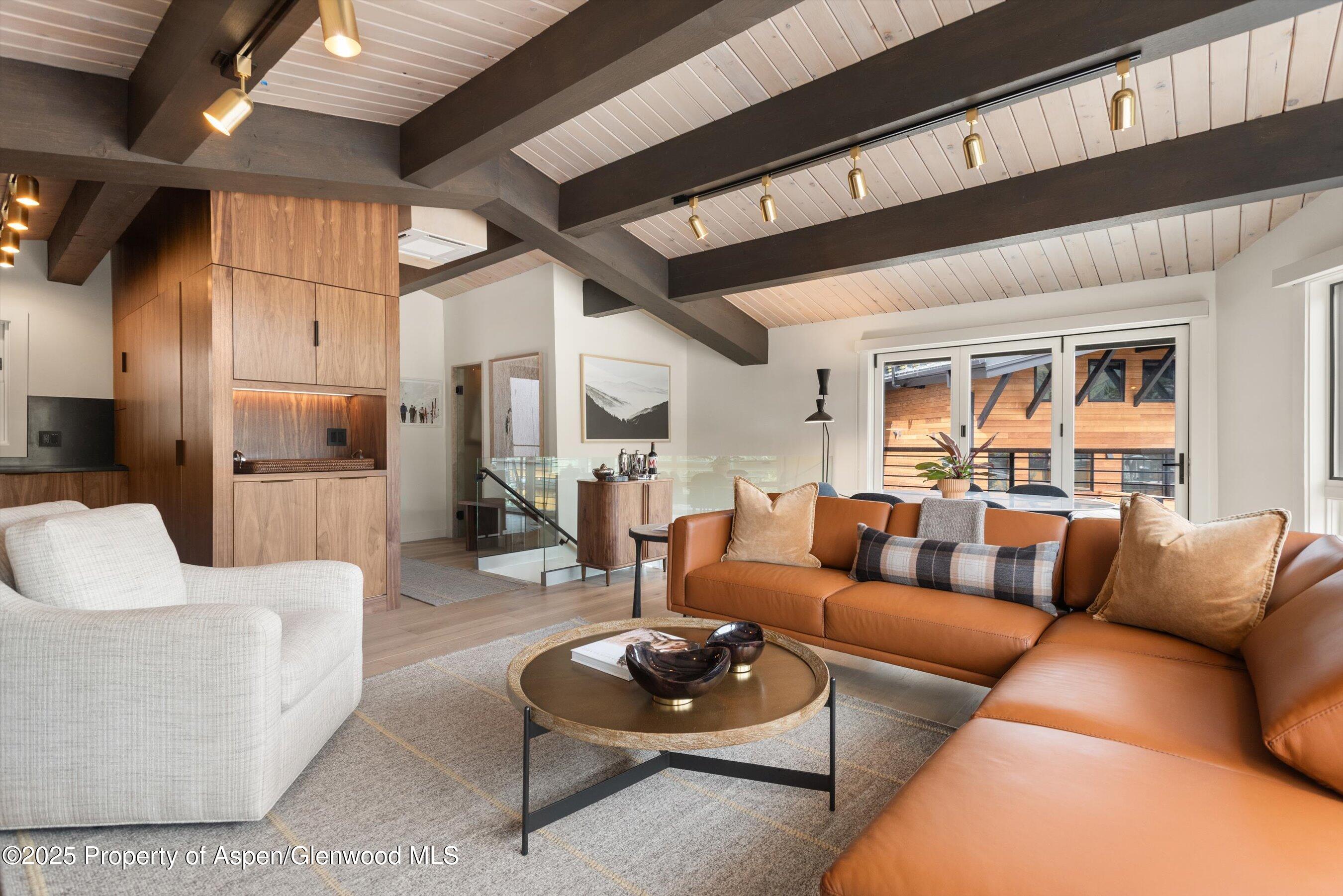 809 S Aspen Street Unit: 2