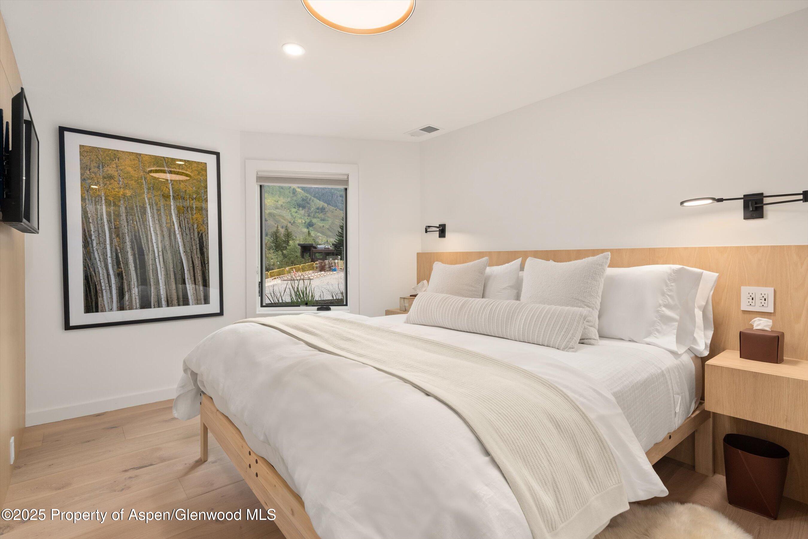 809 S Aspen Street Unit: 2