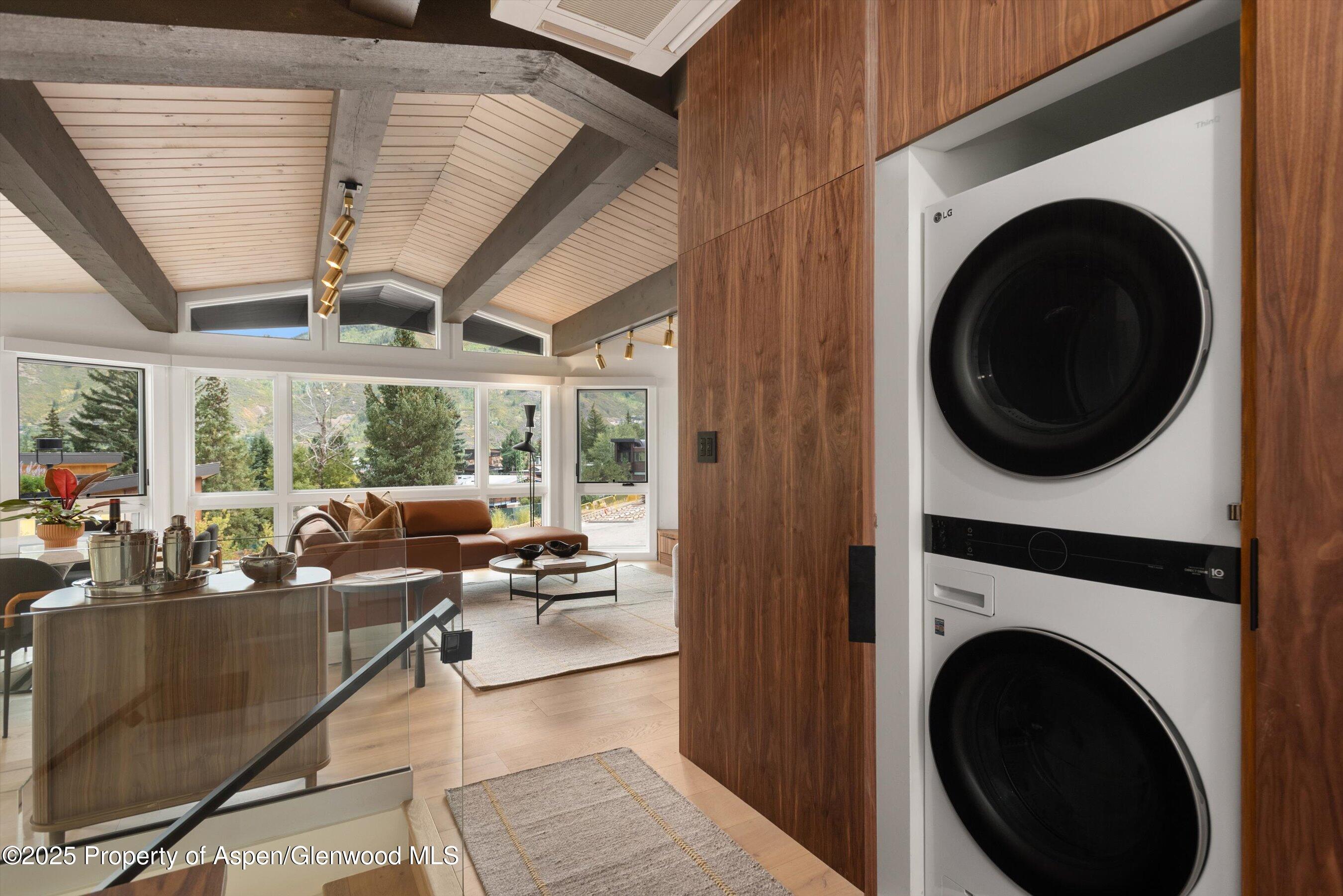 809 S Aspen Street Unit: 2