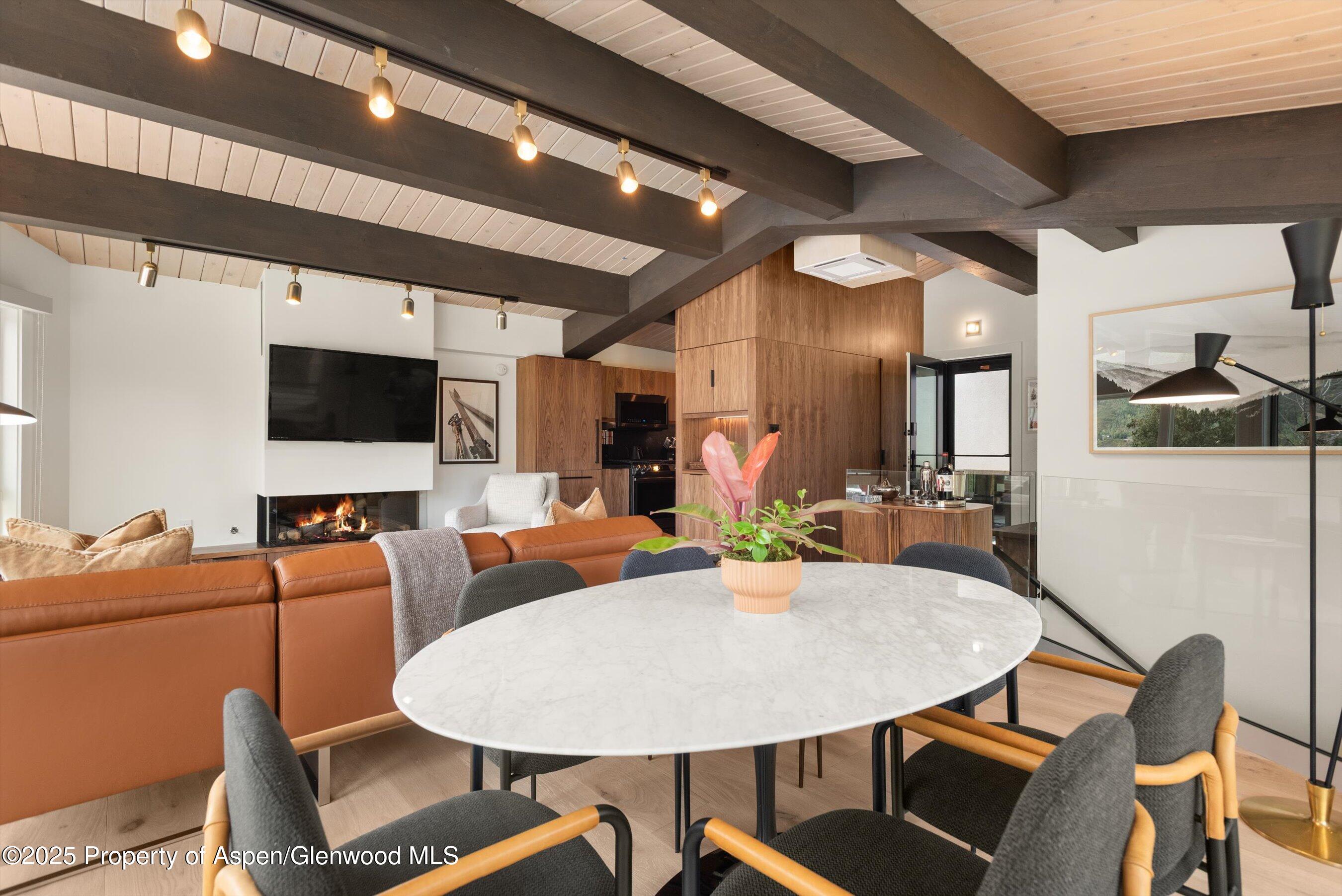 809 S Aspen Street Unit: 2