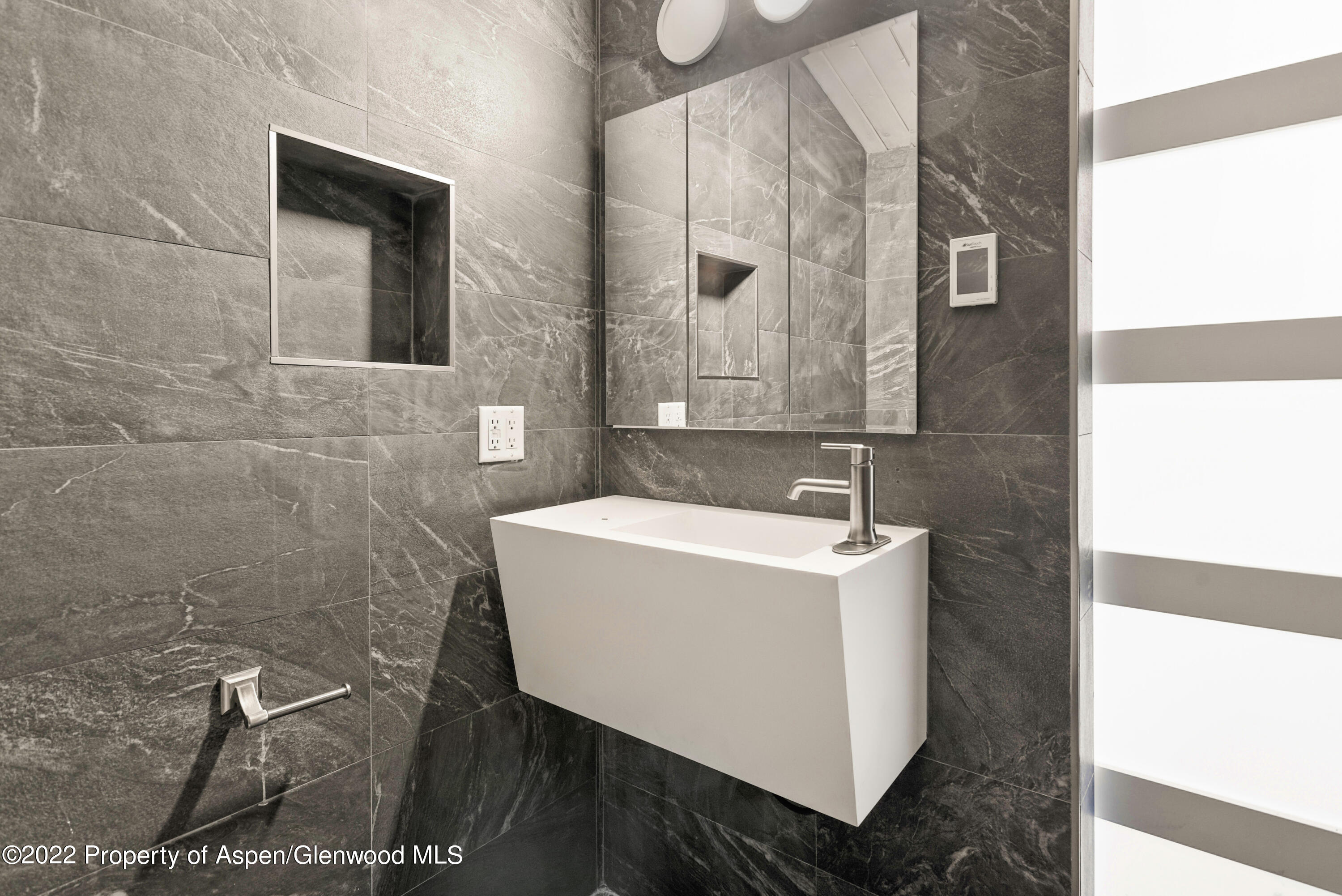 809 S Aspen Street Unit: 2