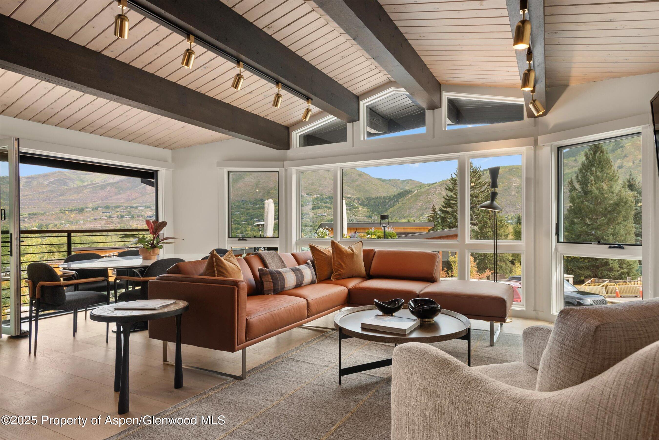 809 S Aspen Street Unit: 2