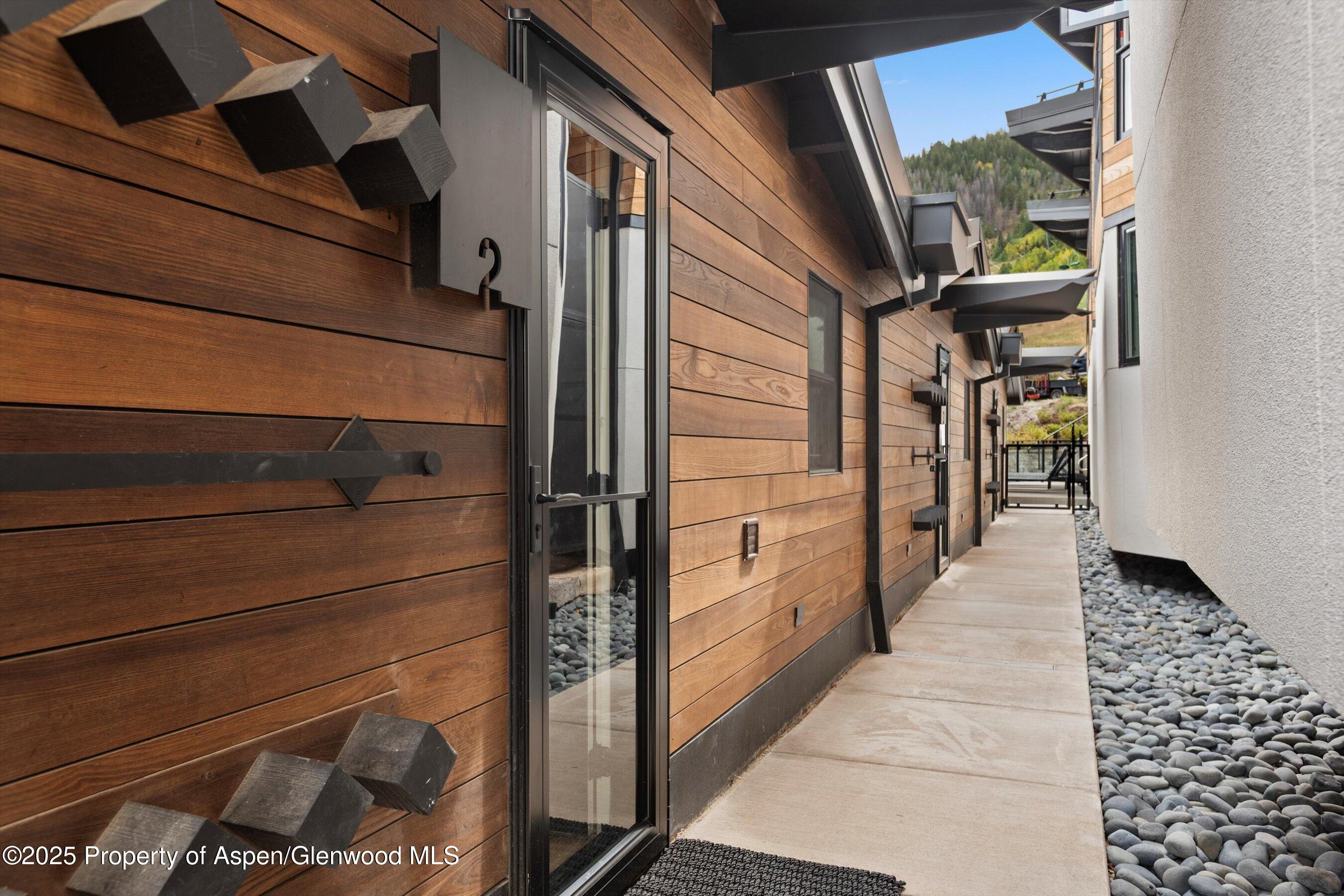 809 S Aspen Street Unit: 2