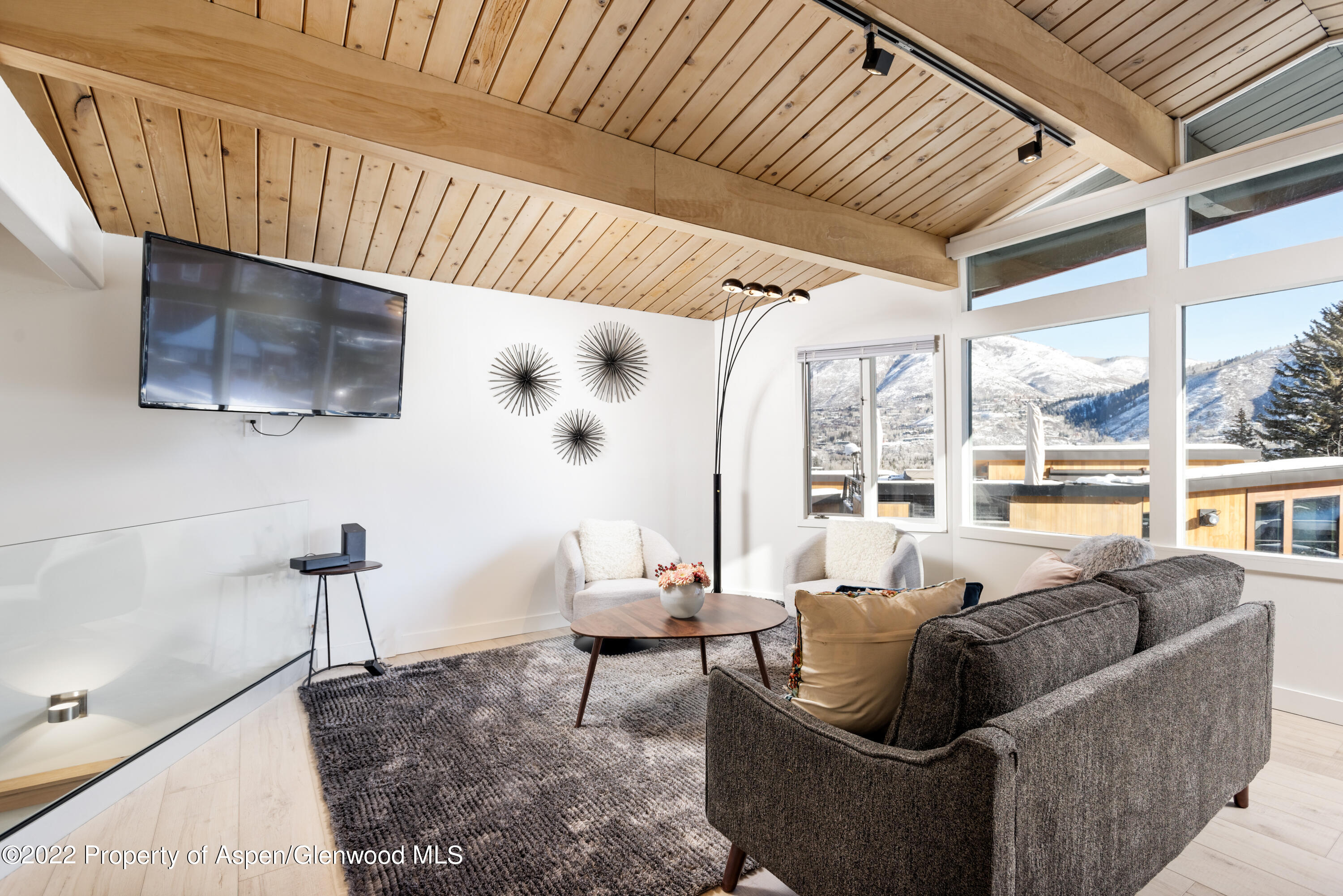 809 S Aspen Street Unit: 2