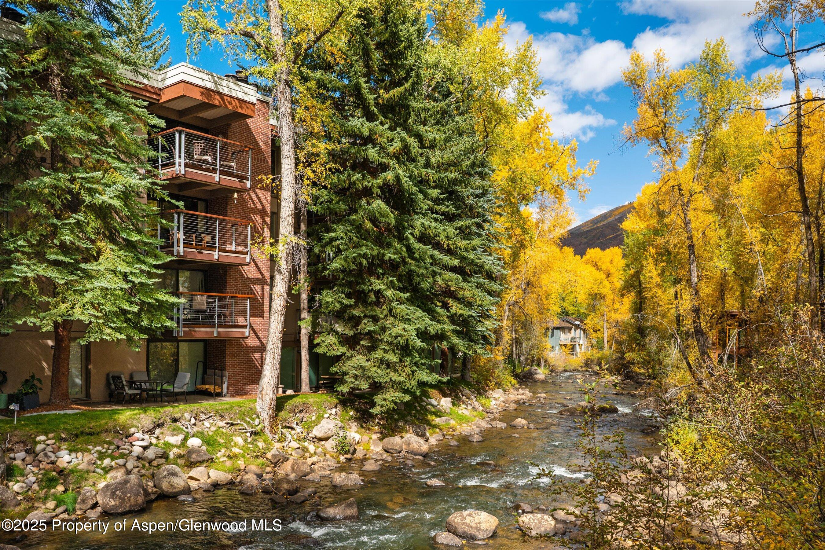 1034 E COOPER Avenue, 19A