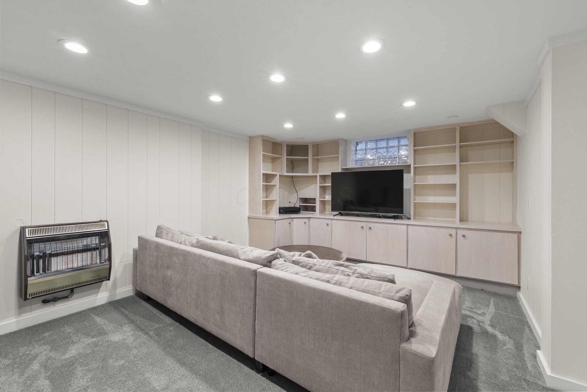 2276 Arlington Avenue