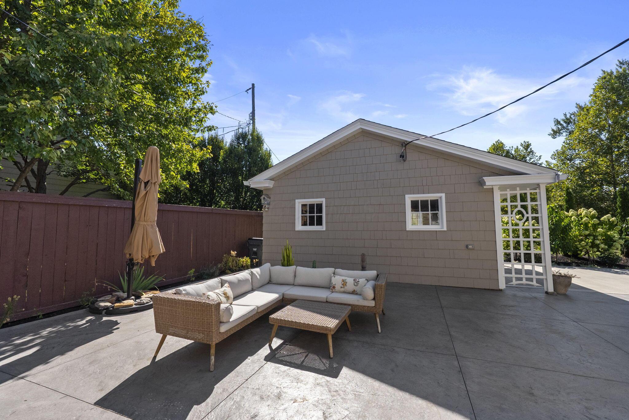 2276 Arlington Avenue