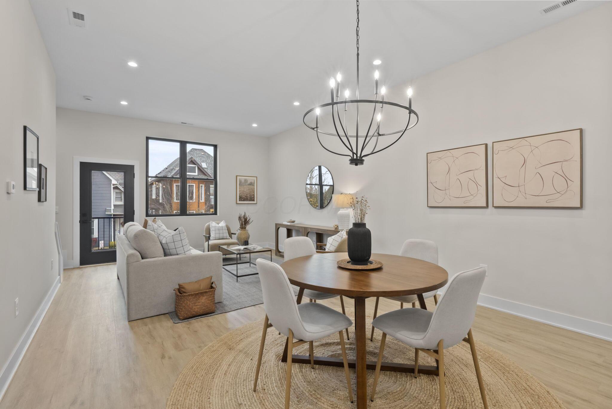 1095 Franklin Avenue