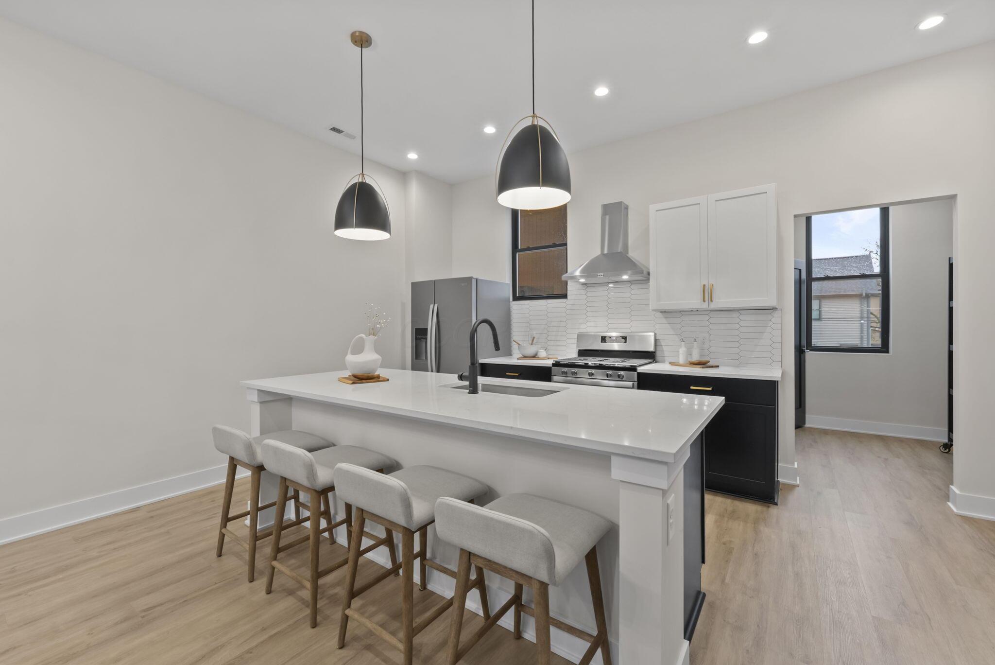 1095 Franklin Avenue