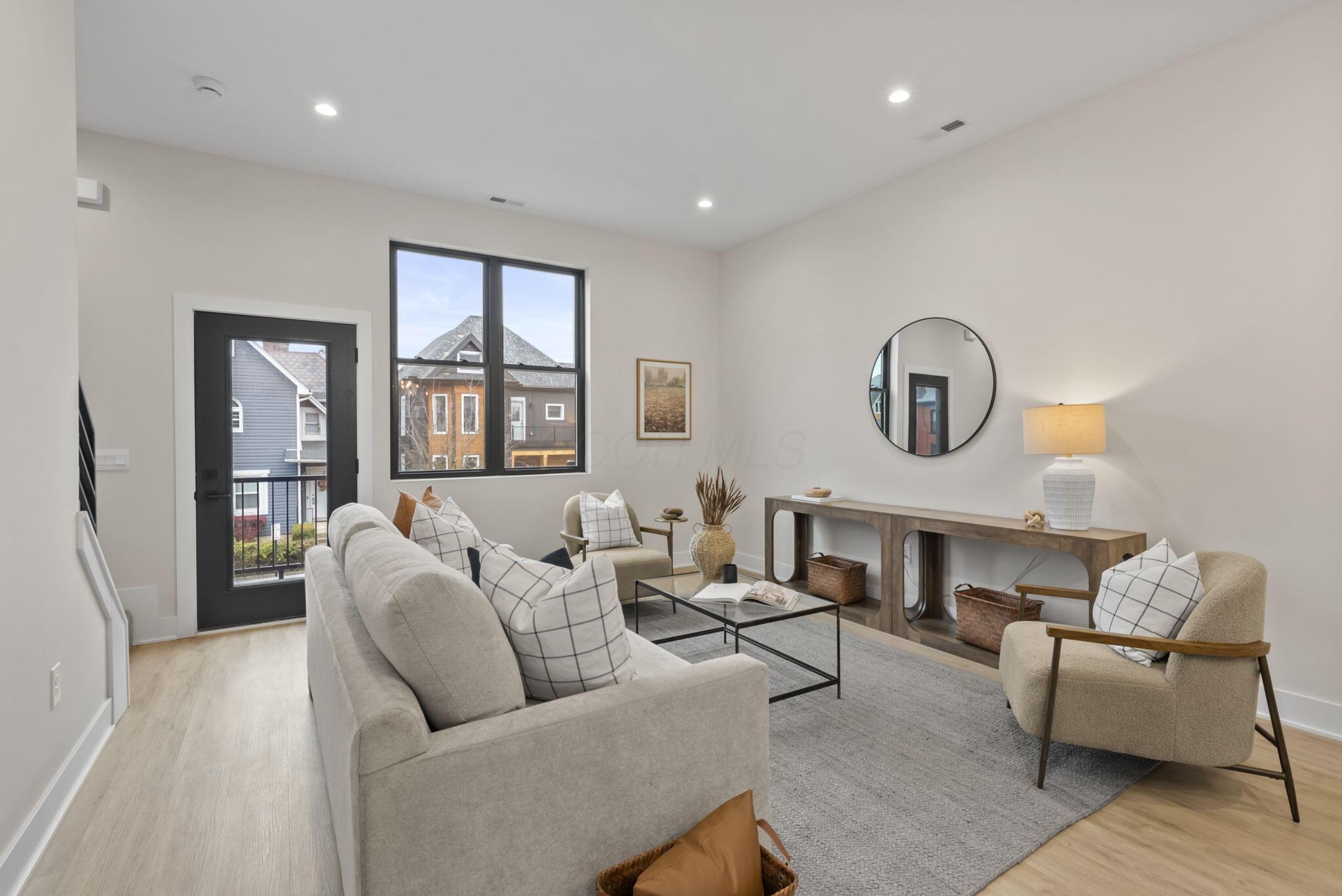 1095 Franklin Avenue