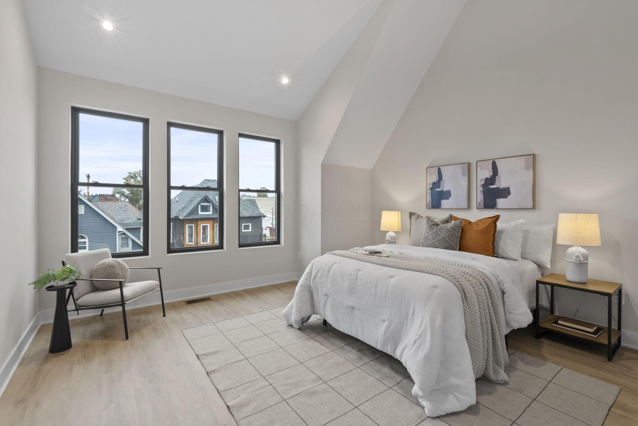 1095 Franklin Avenue