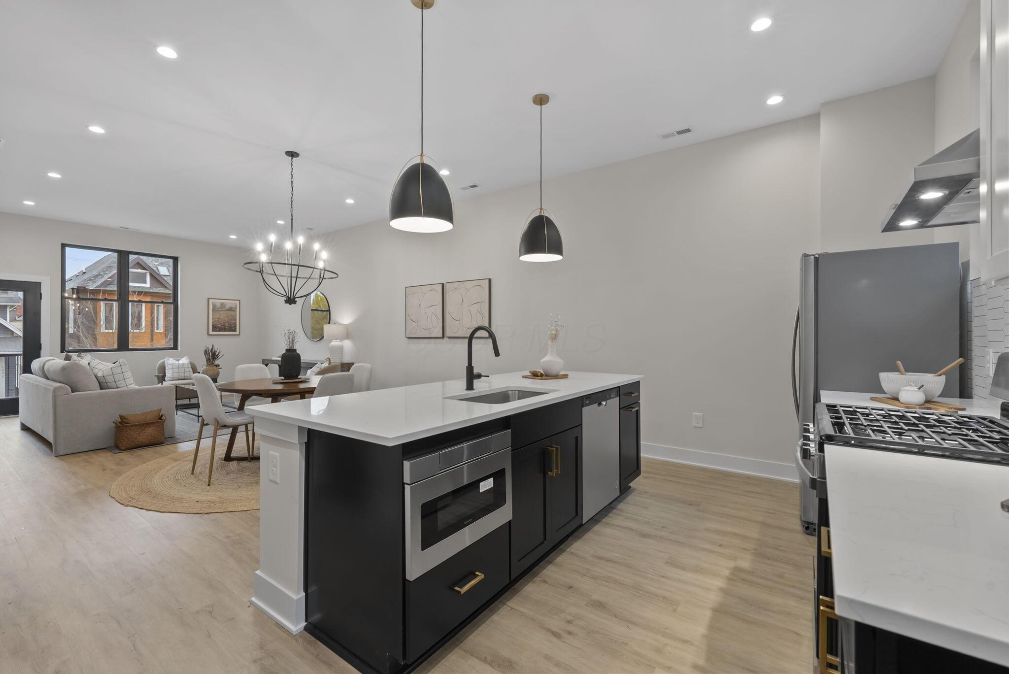 1095 Franklin Avenue