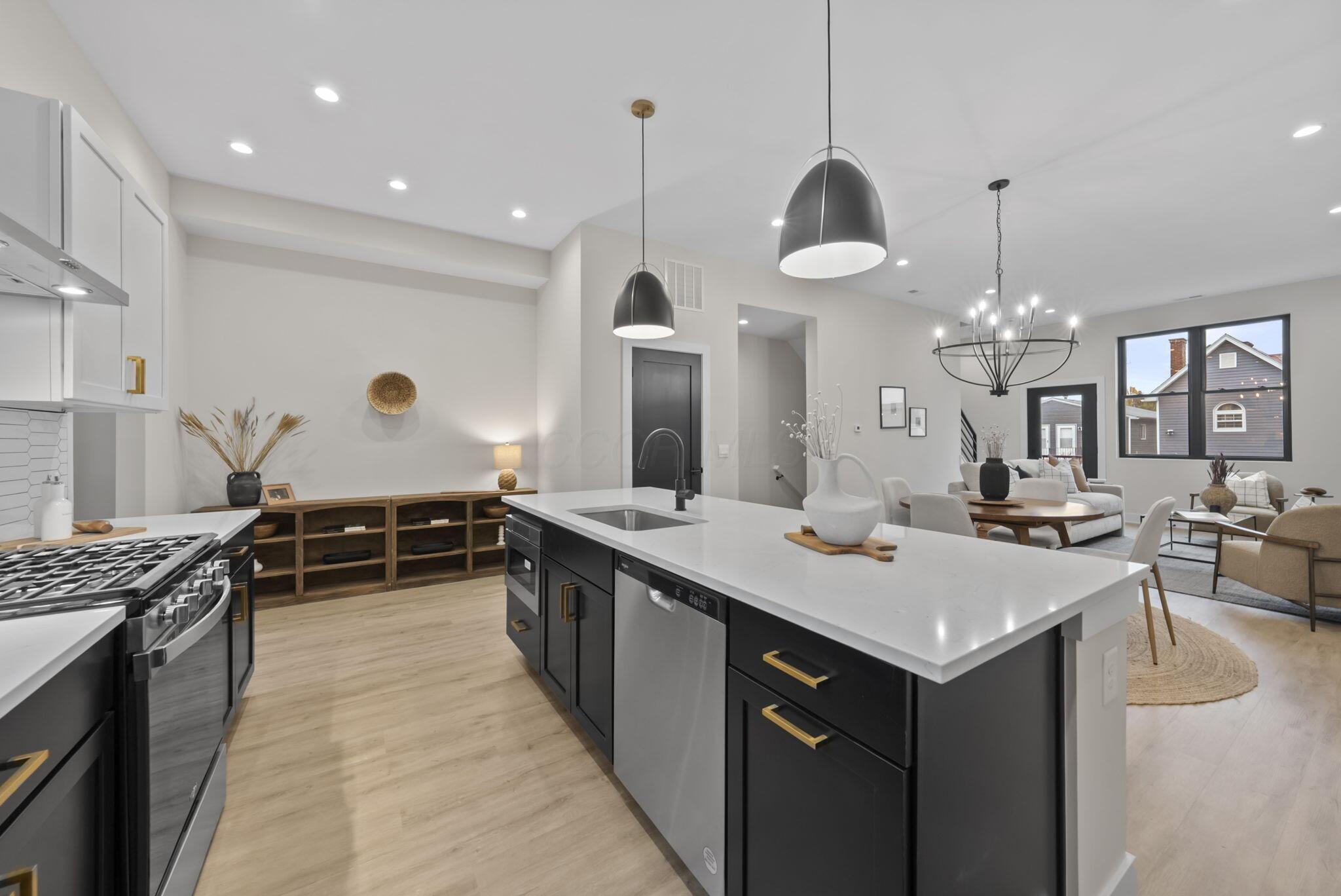 1095 Franklin Avenue