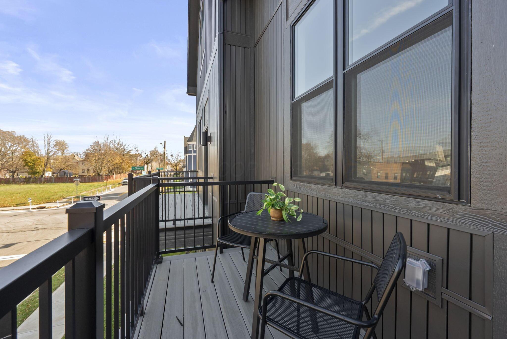 1095 Franklin Avenue