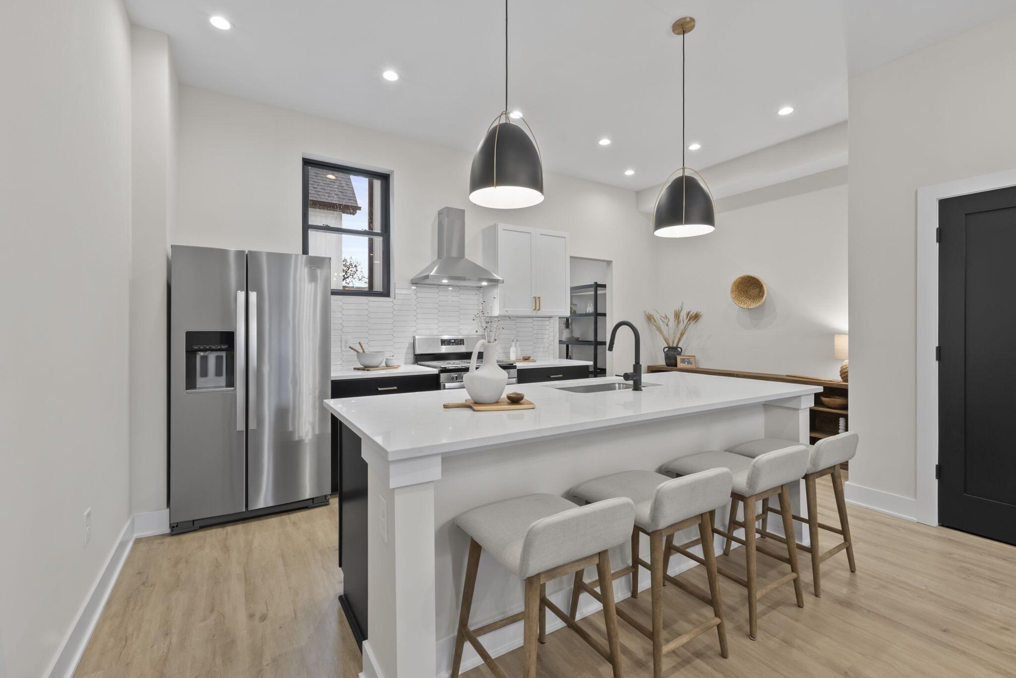 1095 Franklin Avenue