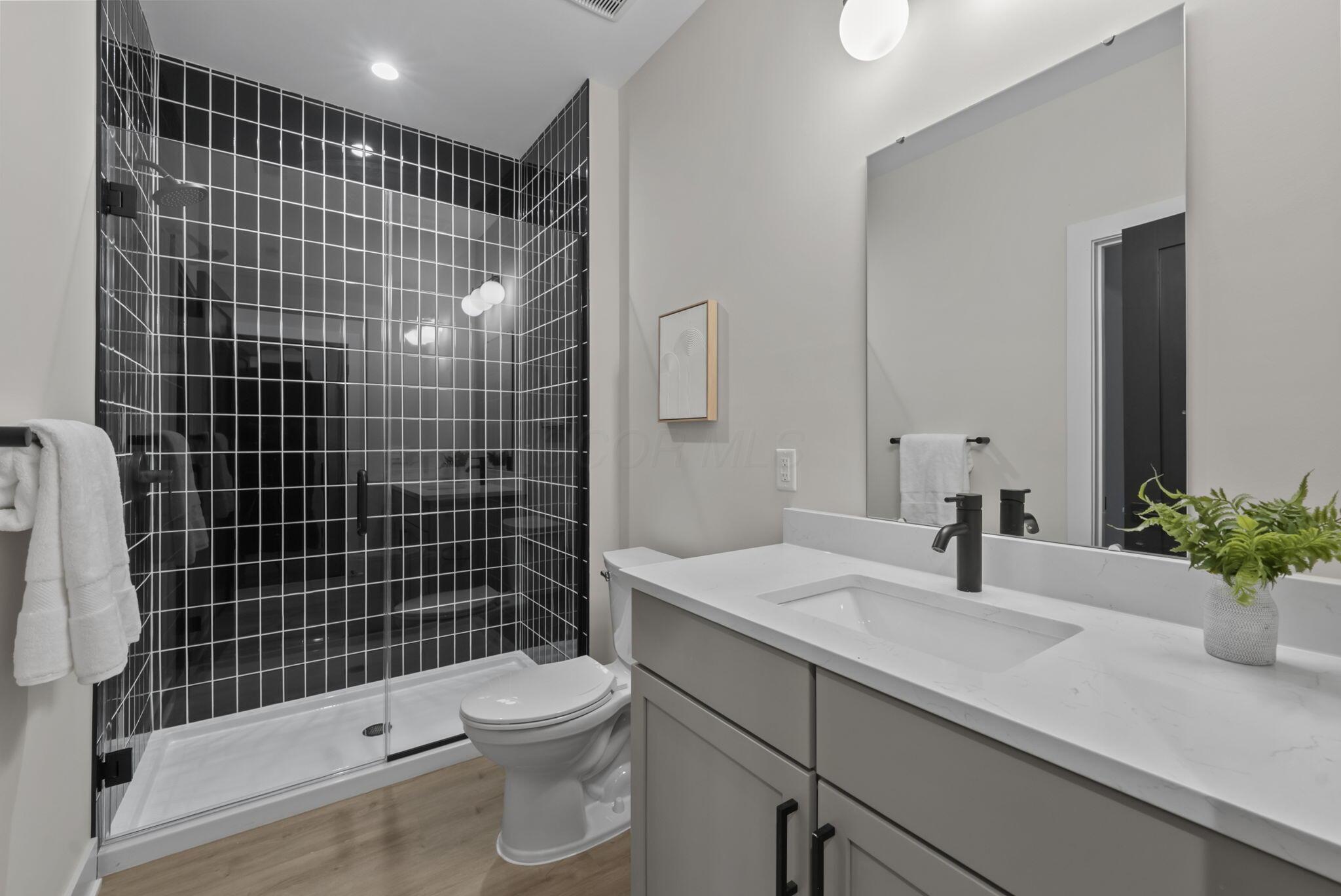 1095 Franklin Avenue