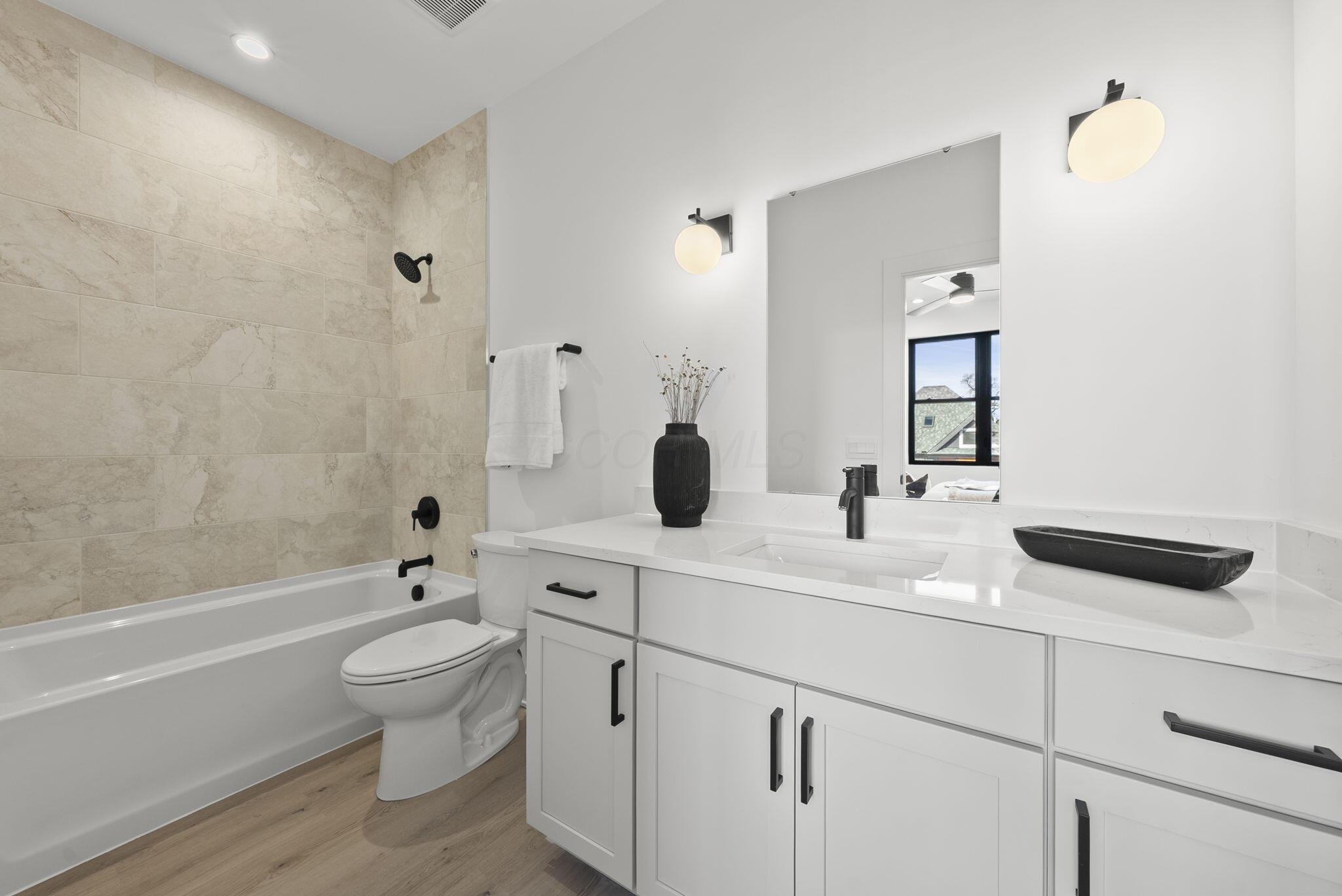 1097 Franklin Avenue