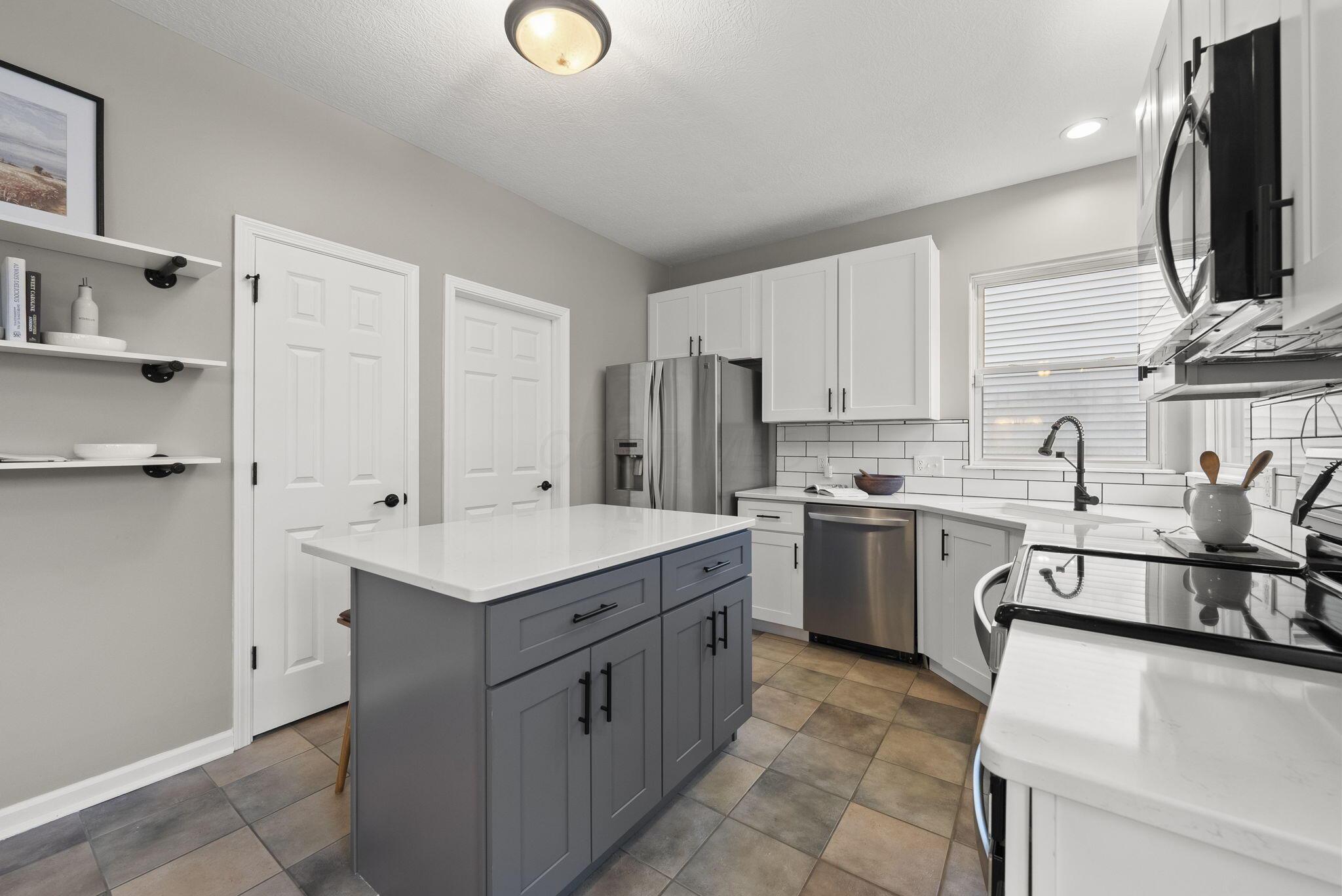 7250 Upper Albany Drive