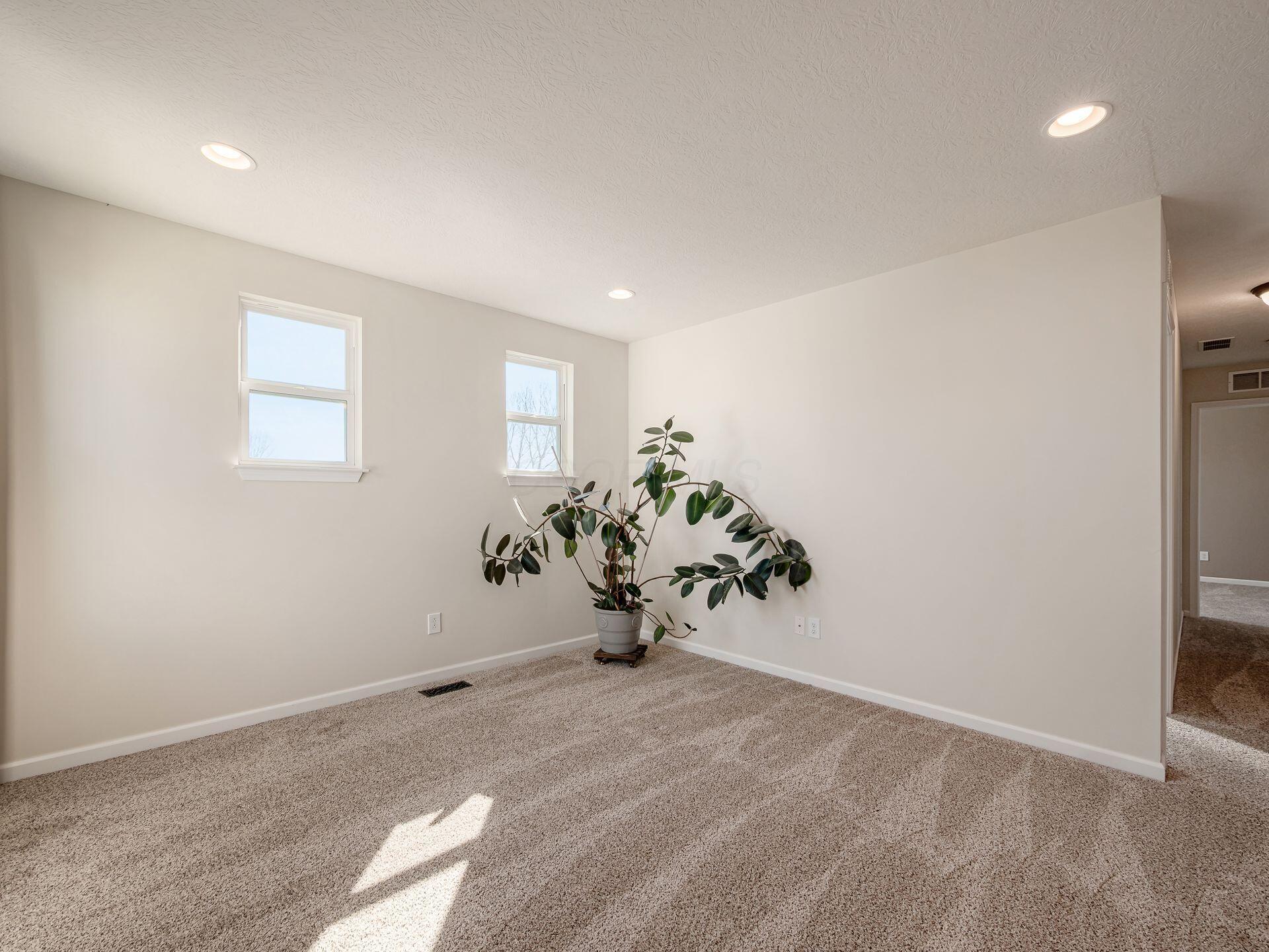 839 Corylus Drive SW