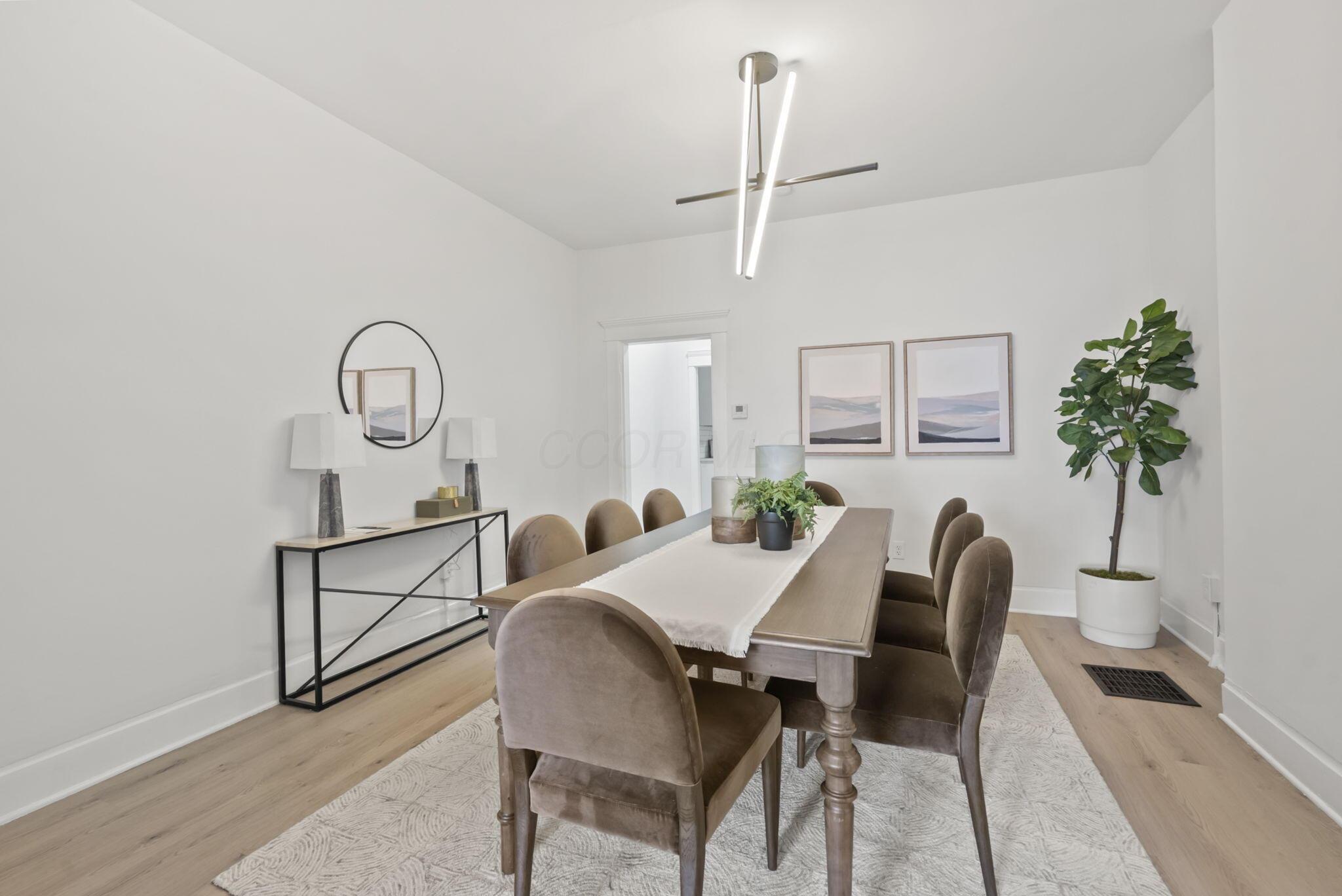 550 W Town Street