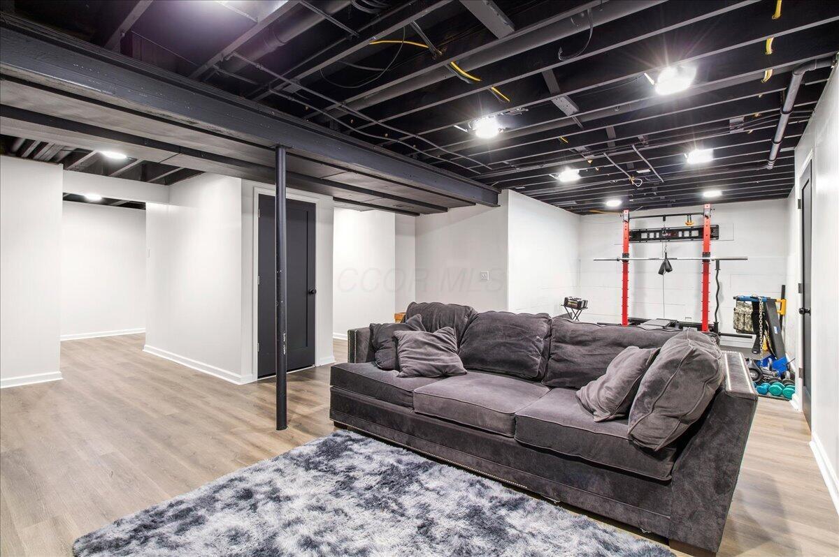 5701 Killiney Lane