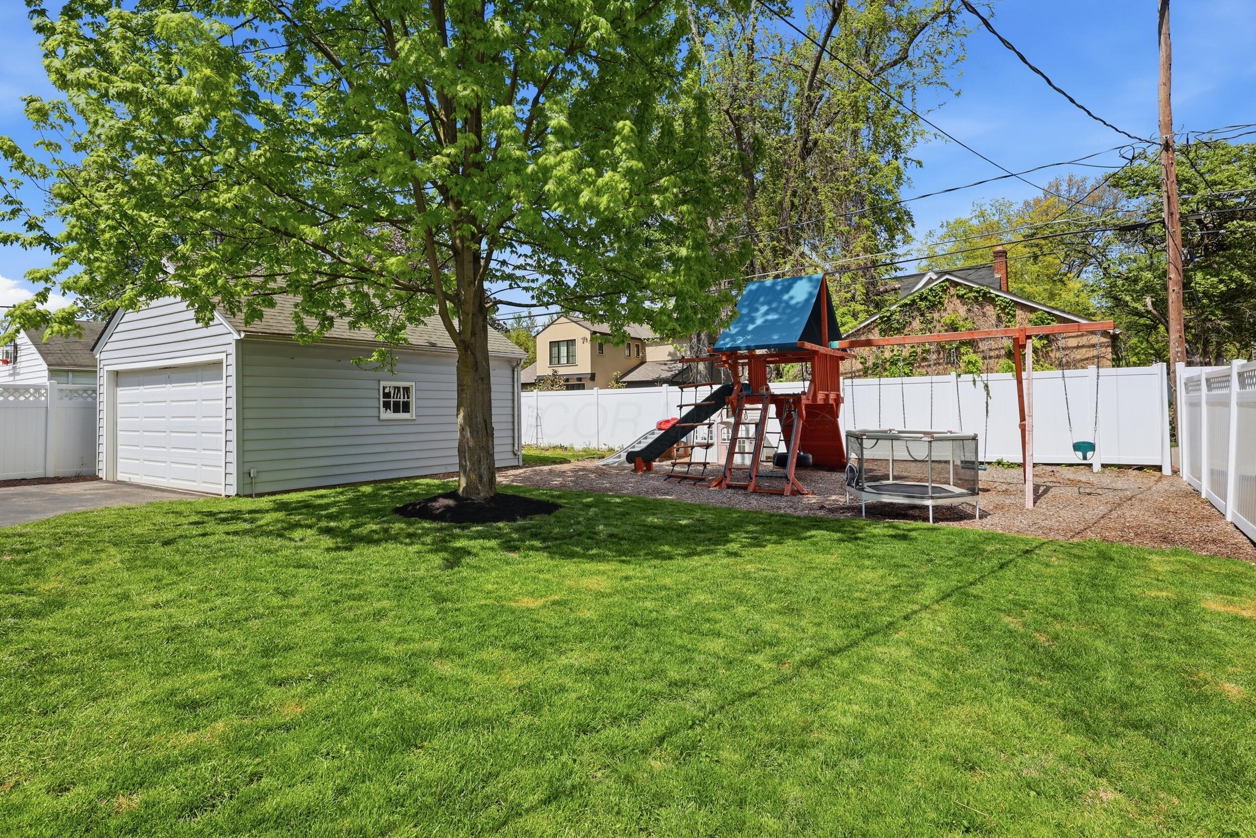 1632 Grenoble Road