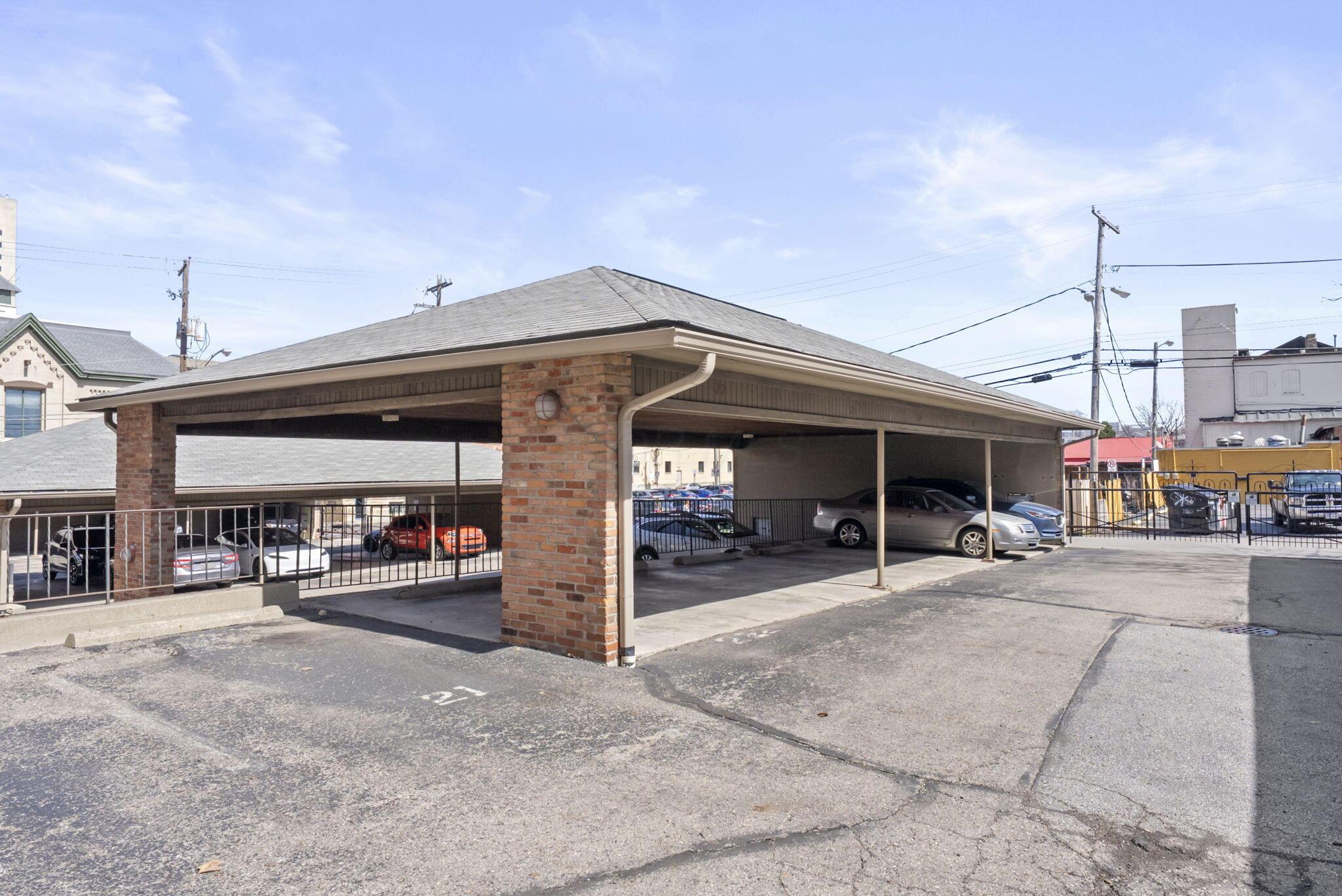 544 S Front Street, 115