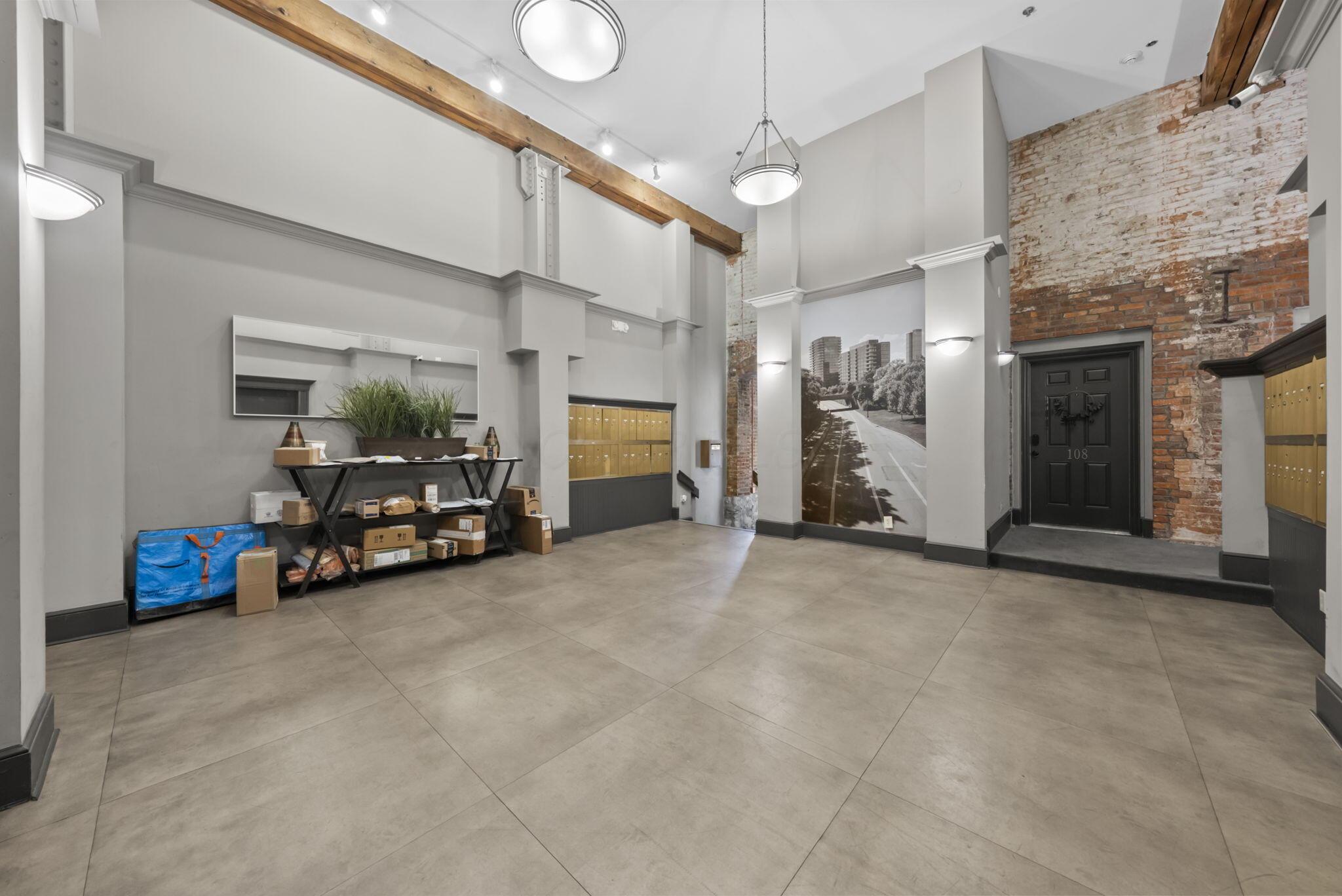 544 S Front Street, 115