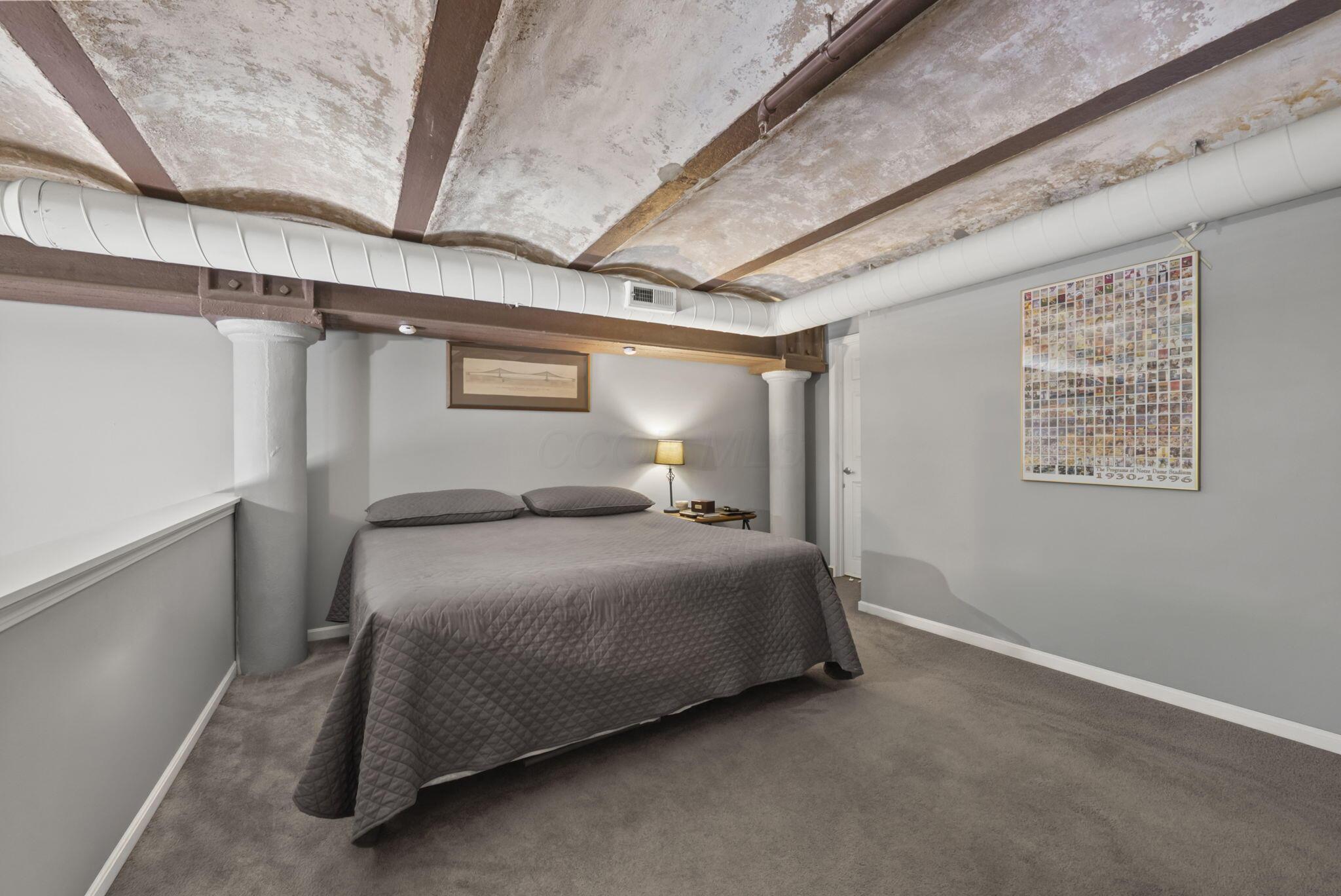 544 S Front Street, 115