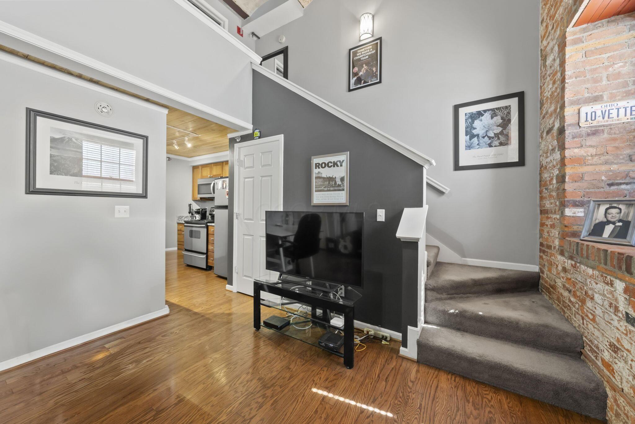 544 S Front Street, 115