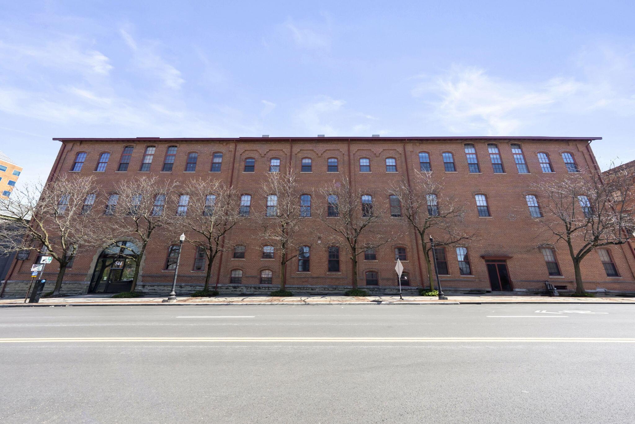 544 S Front Street, 115