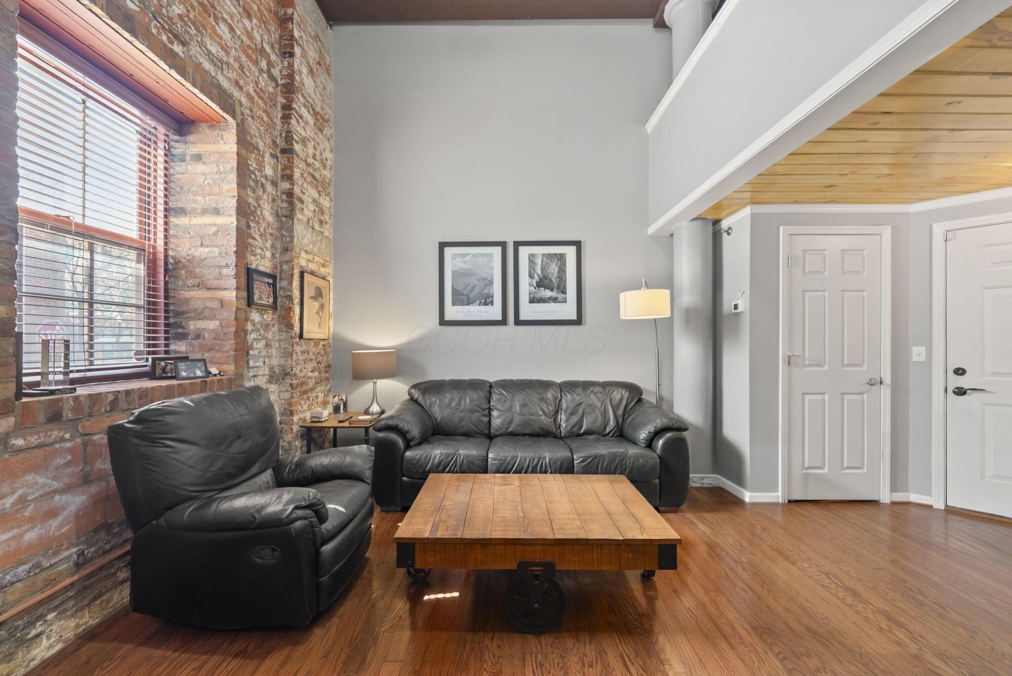 544 S Front Street, 115