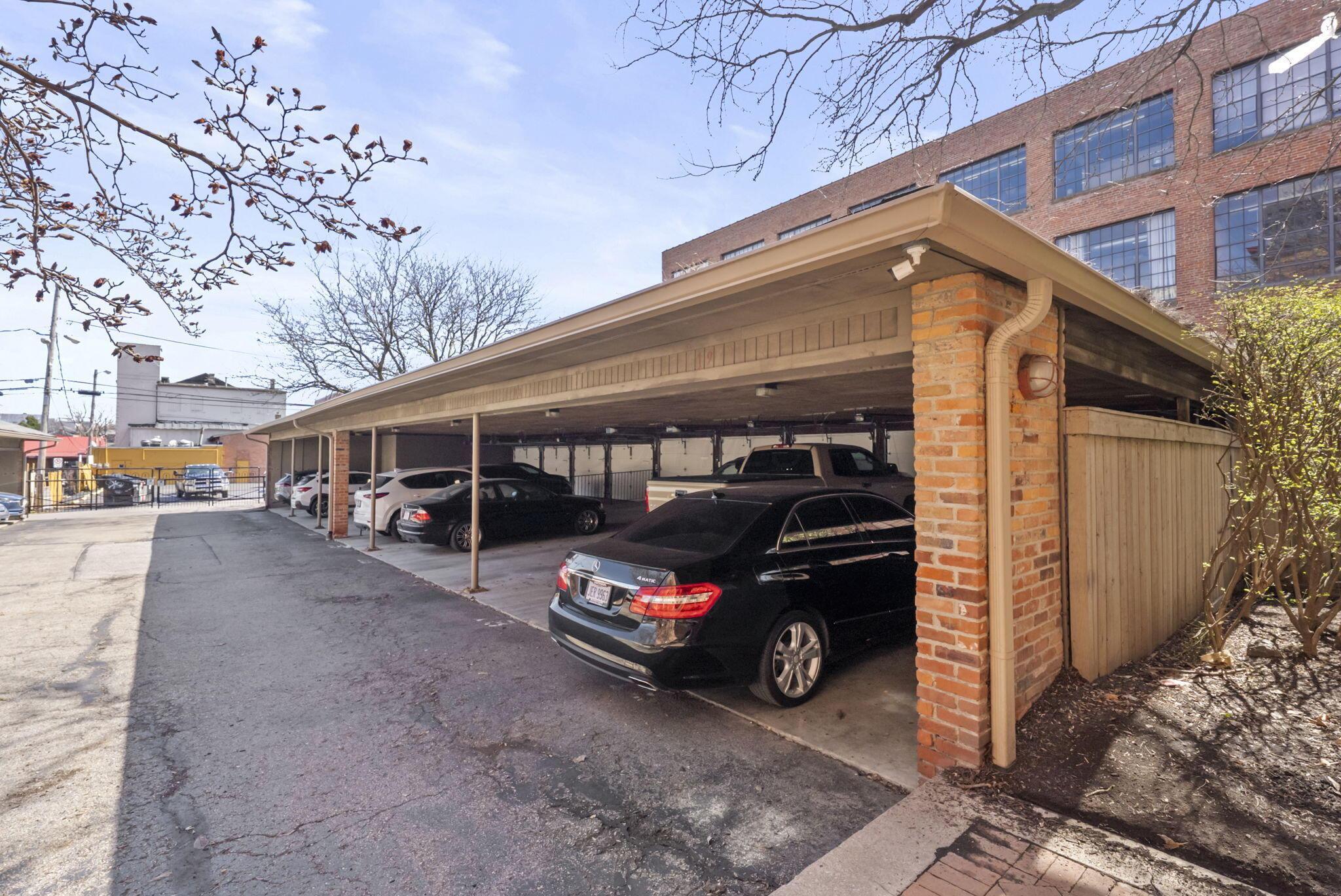 544 S Front Street, 115