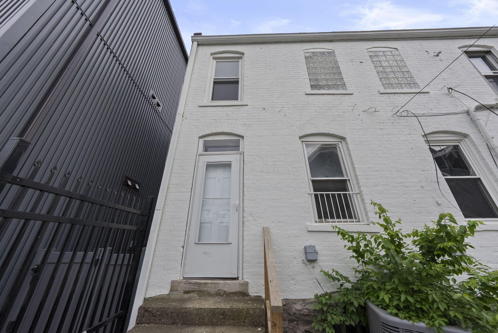 536 W Town Street