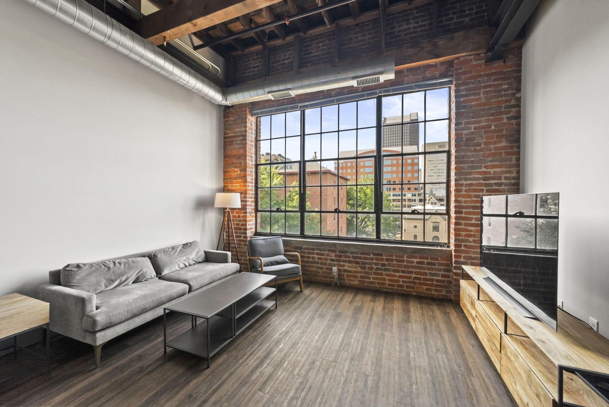 570 S Front Street, 308