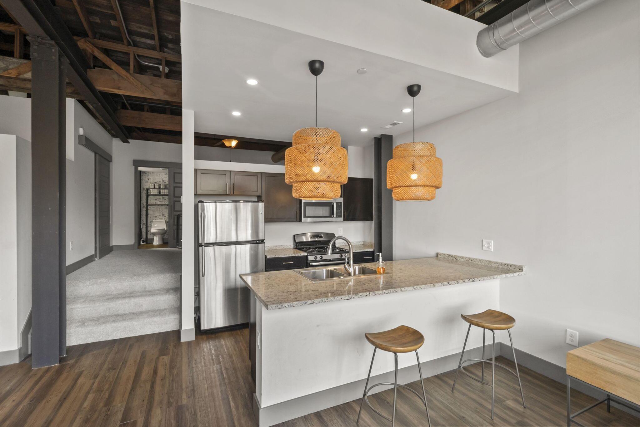 570 S Front Street, 308