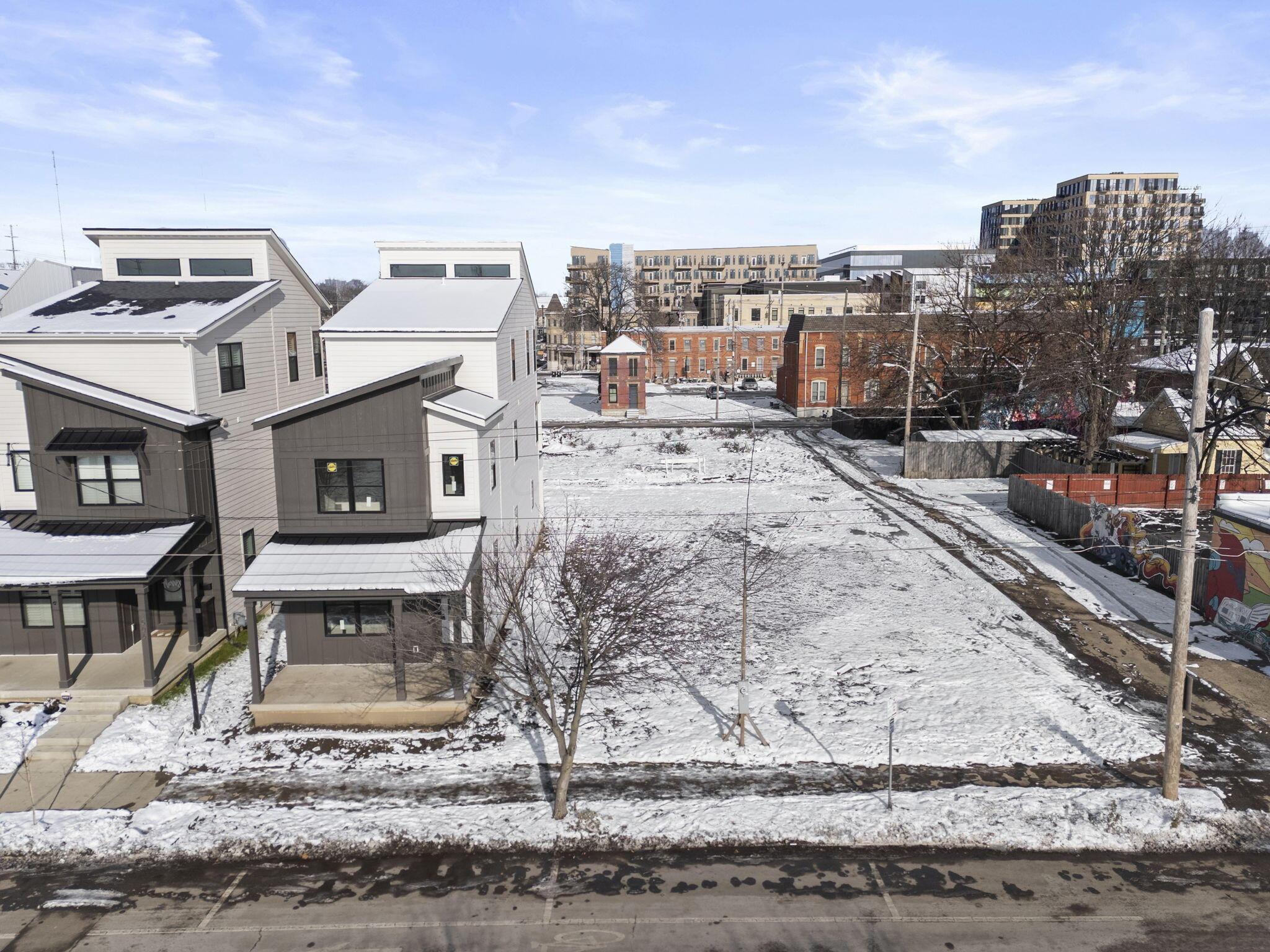 498 W Town Street