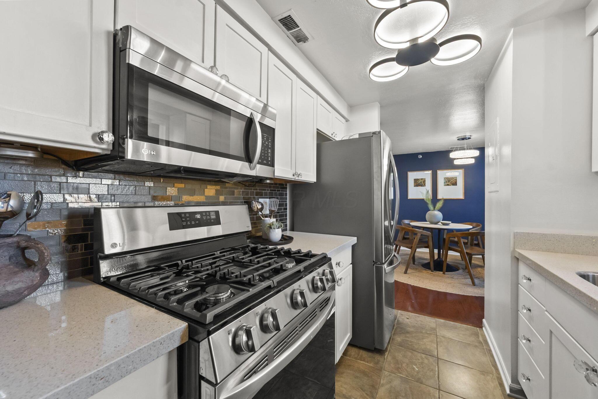 544 S Front Street, 317