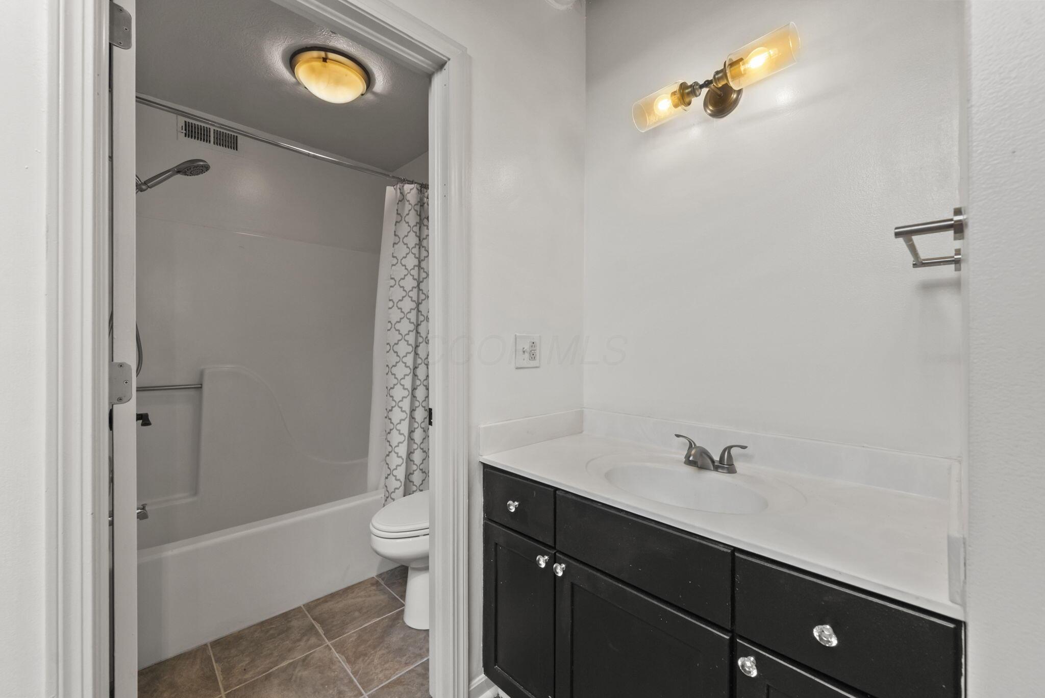 544 S Front Street, 317