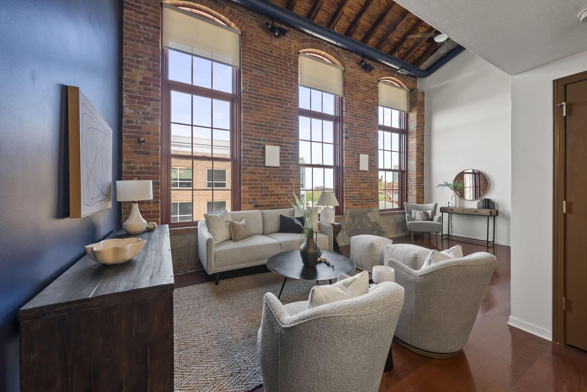 544 S Front Street, 317