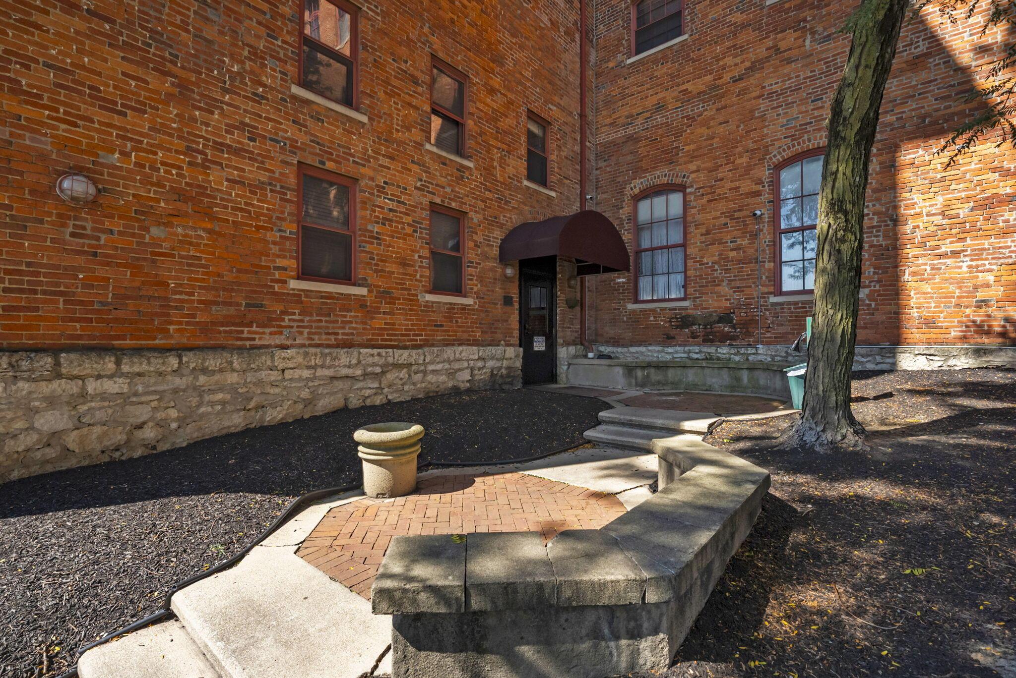 544 S Front Street, 317
