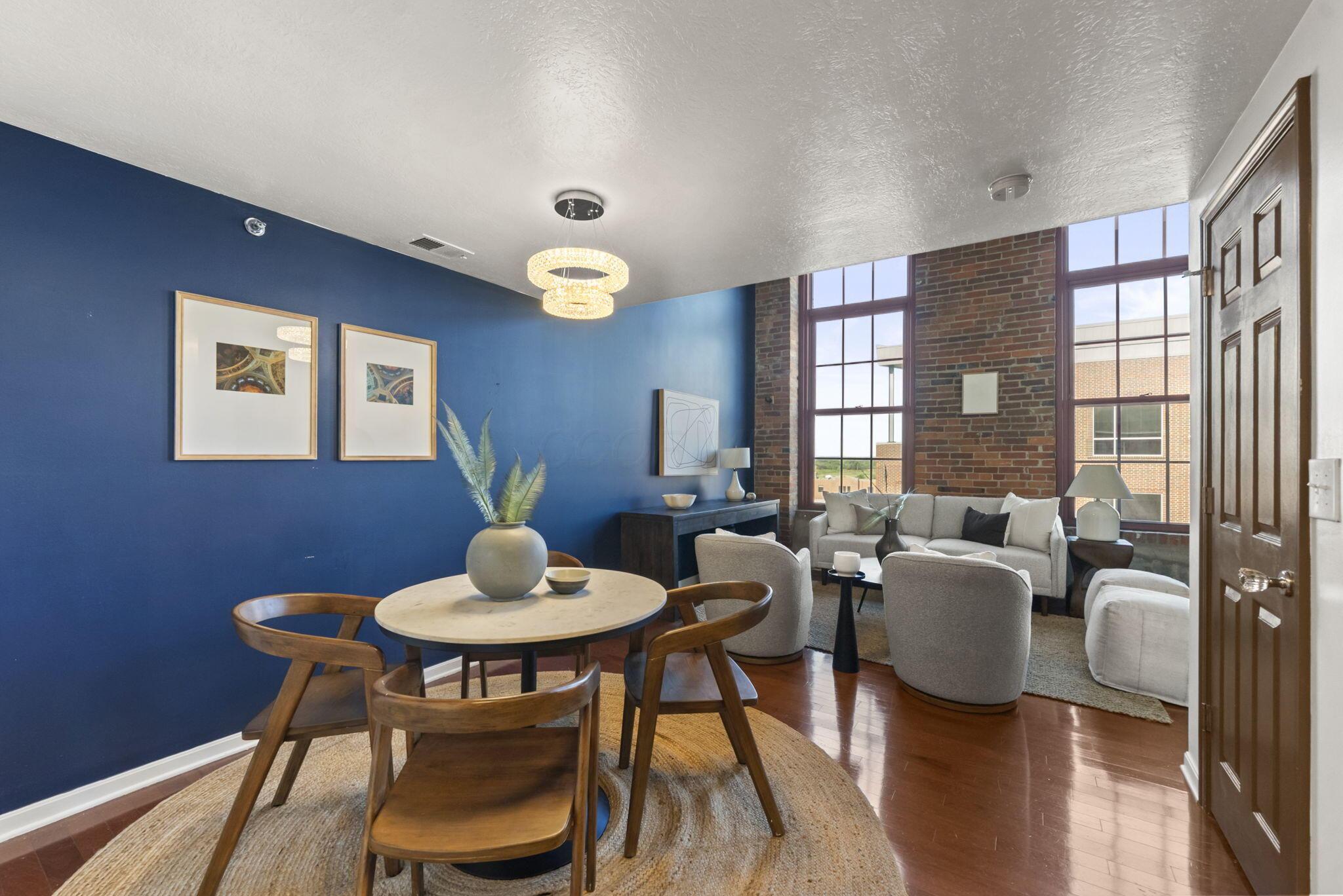 544 S Front Street, 317
