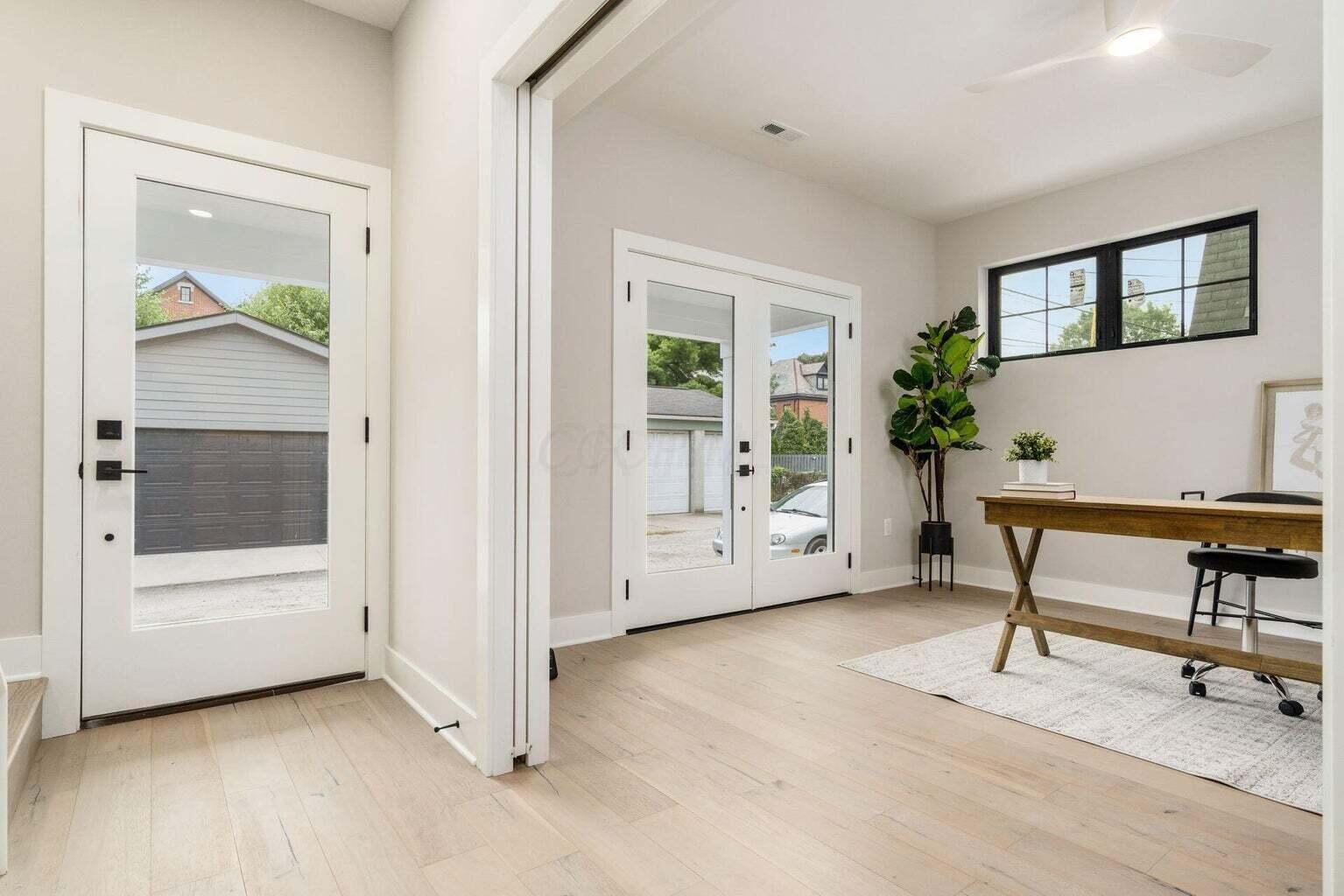 245 E Redbud Alley