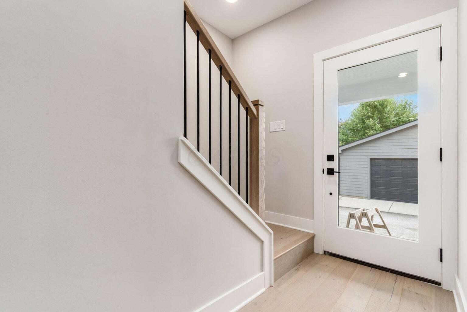 245 E Redbud Alley
